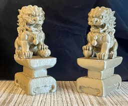 FuHoundandStand - This is how I used the stand. - 3d model
