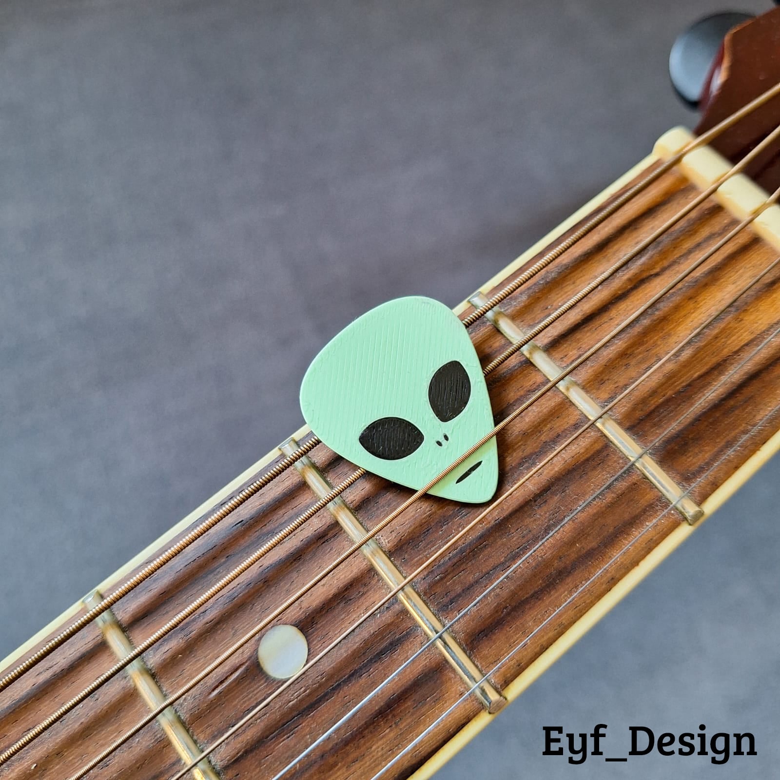 Fun Guitar Picks: Alien 3d model