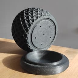 Planter with tray 3d model