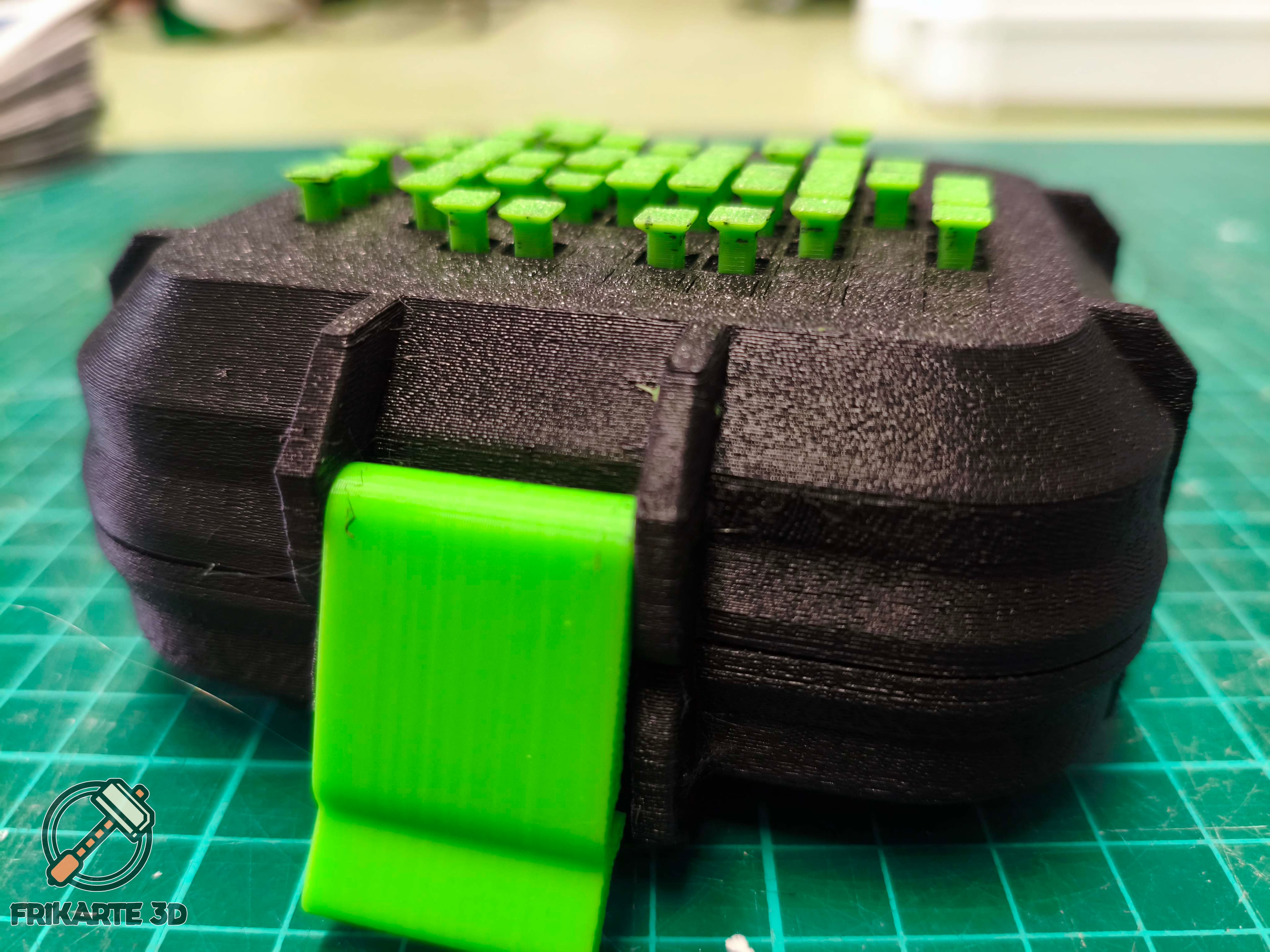 PixelBox – Interactive Pixel Art Storage Box 3d model