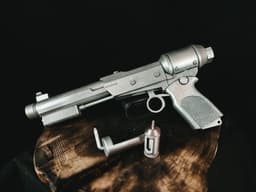 Fallout - Lucy’s Tranquilizer gun and darts 3d model