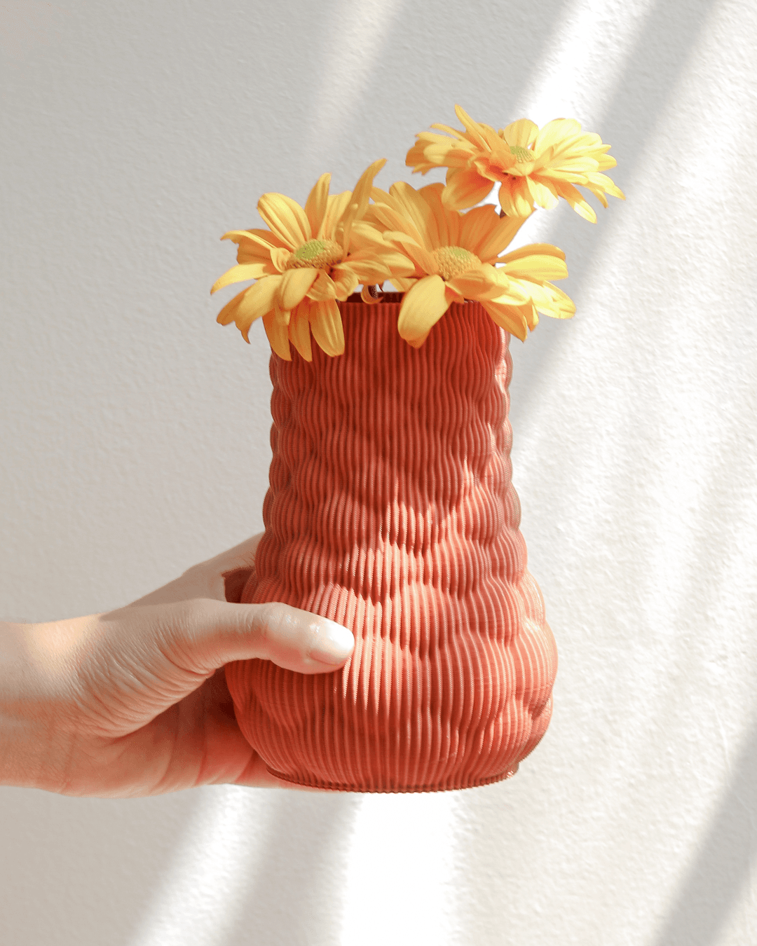 Berry Flower Vase - Vases & Planters By Lunfardo 3d model