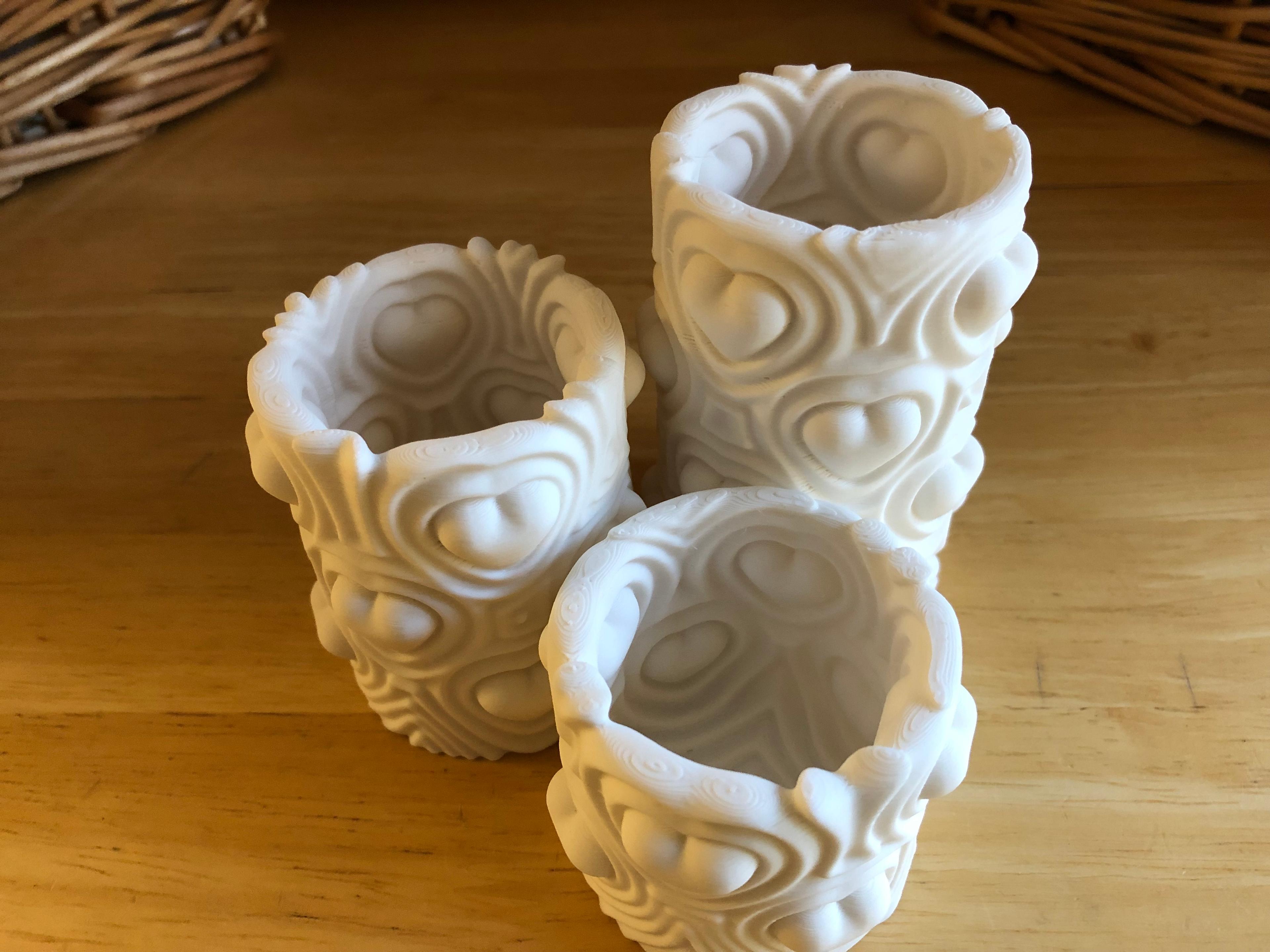 Heartbeat Vase (Medium) 3d model