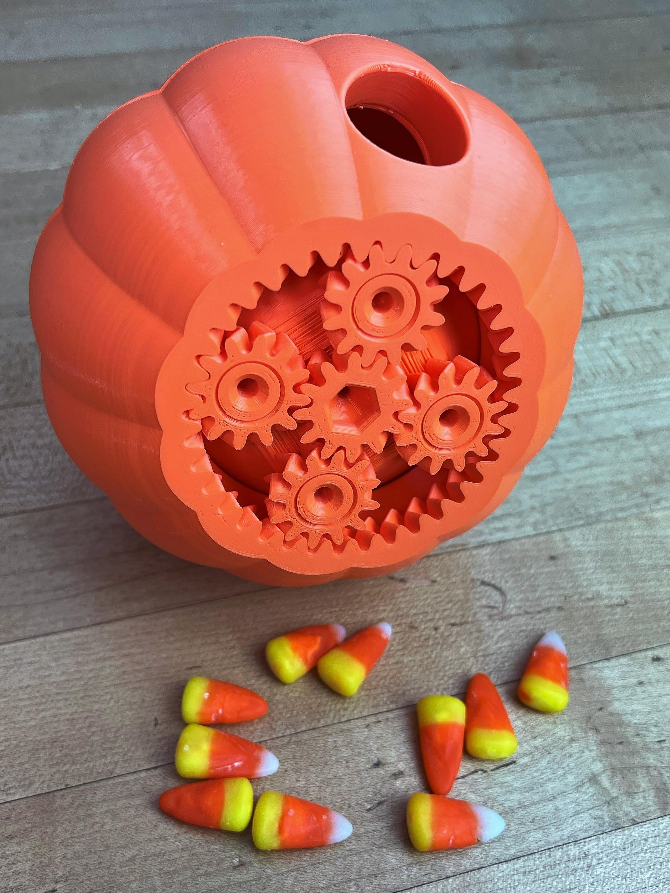 Geared Pumpkin Candy Dispenser 3d model