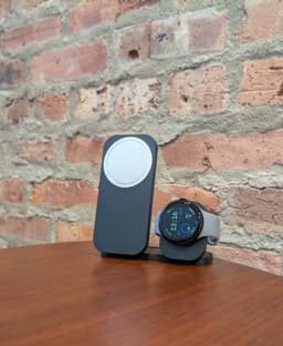 MagSafe Charger + Pixel Watch 2 and 3 Charging Station - Floating Puck 3d model