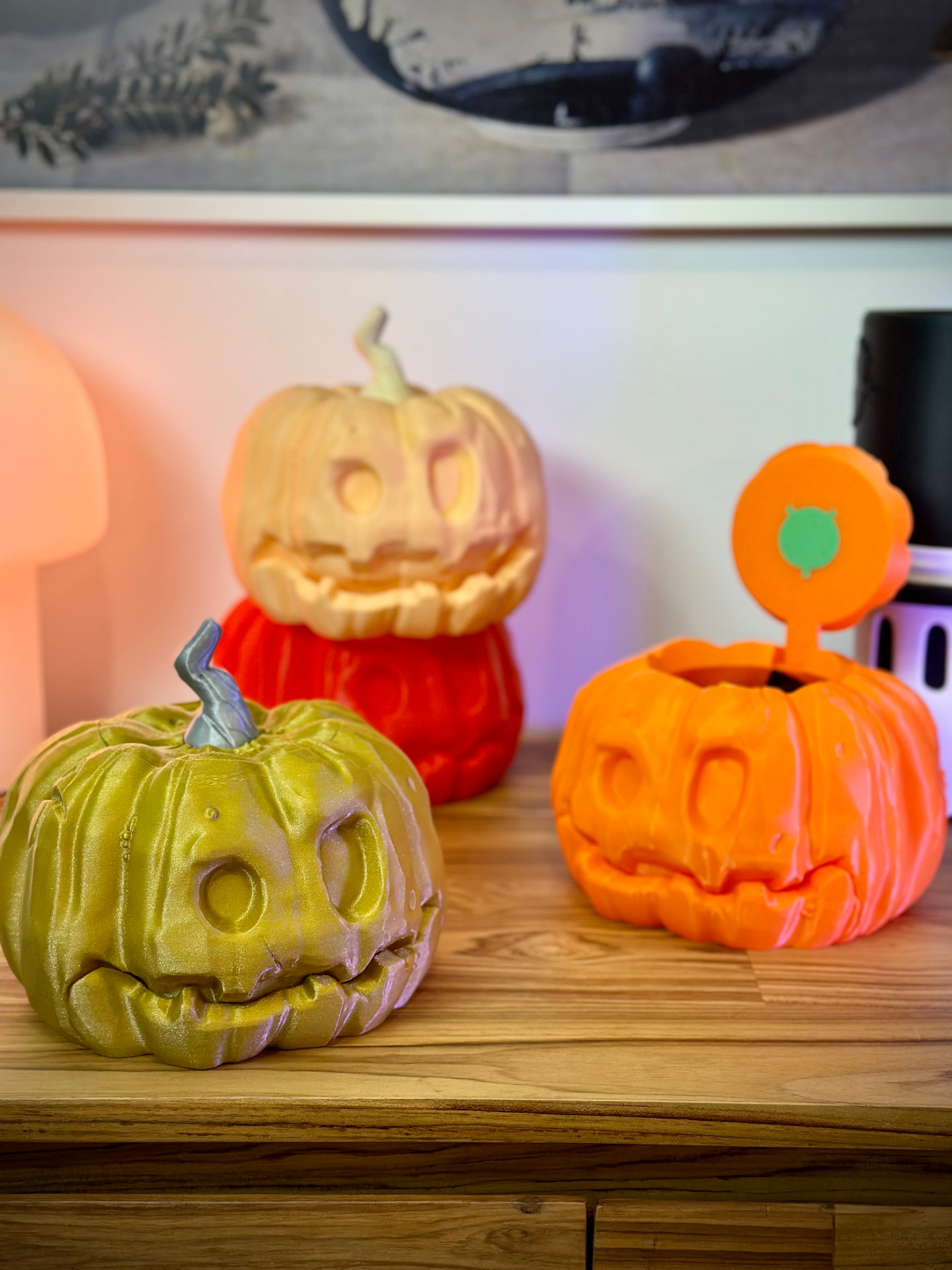 Articulated Pumpkin Bucket 3d model