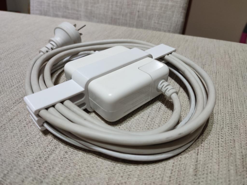 Power cord clip for Apple Mac 3d model