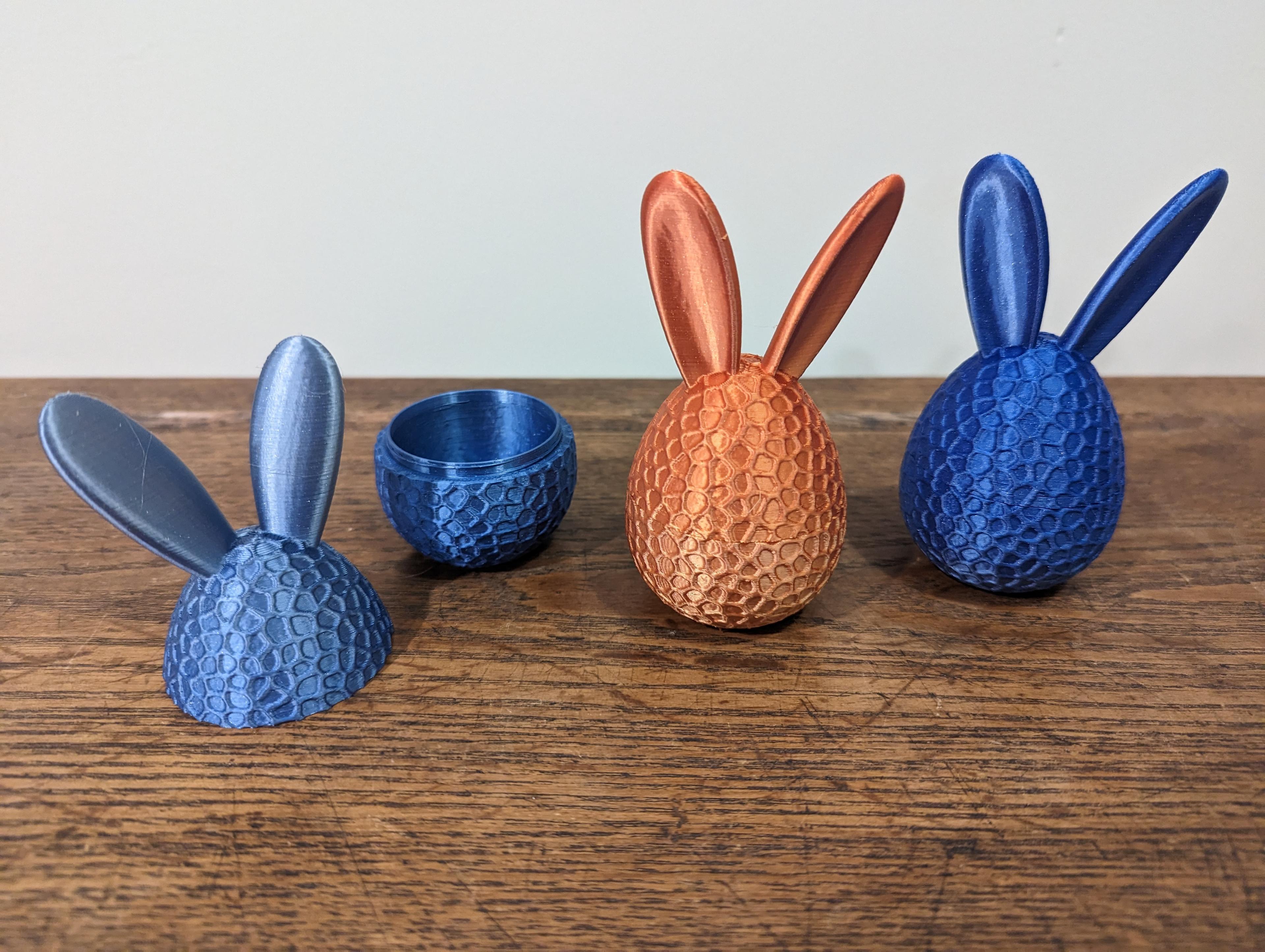 Egg Bunny Gift Pot - Printed on the KP3SPROS1 in Amolen Silk Blue/Silver and Red/Gold. - 3d model