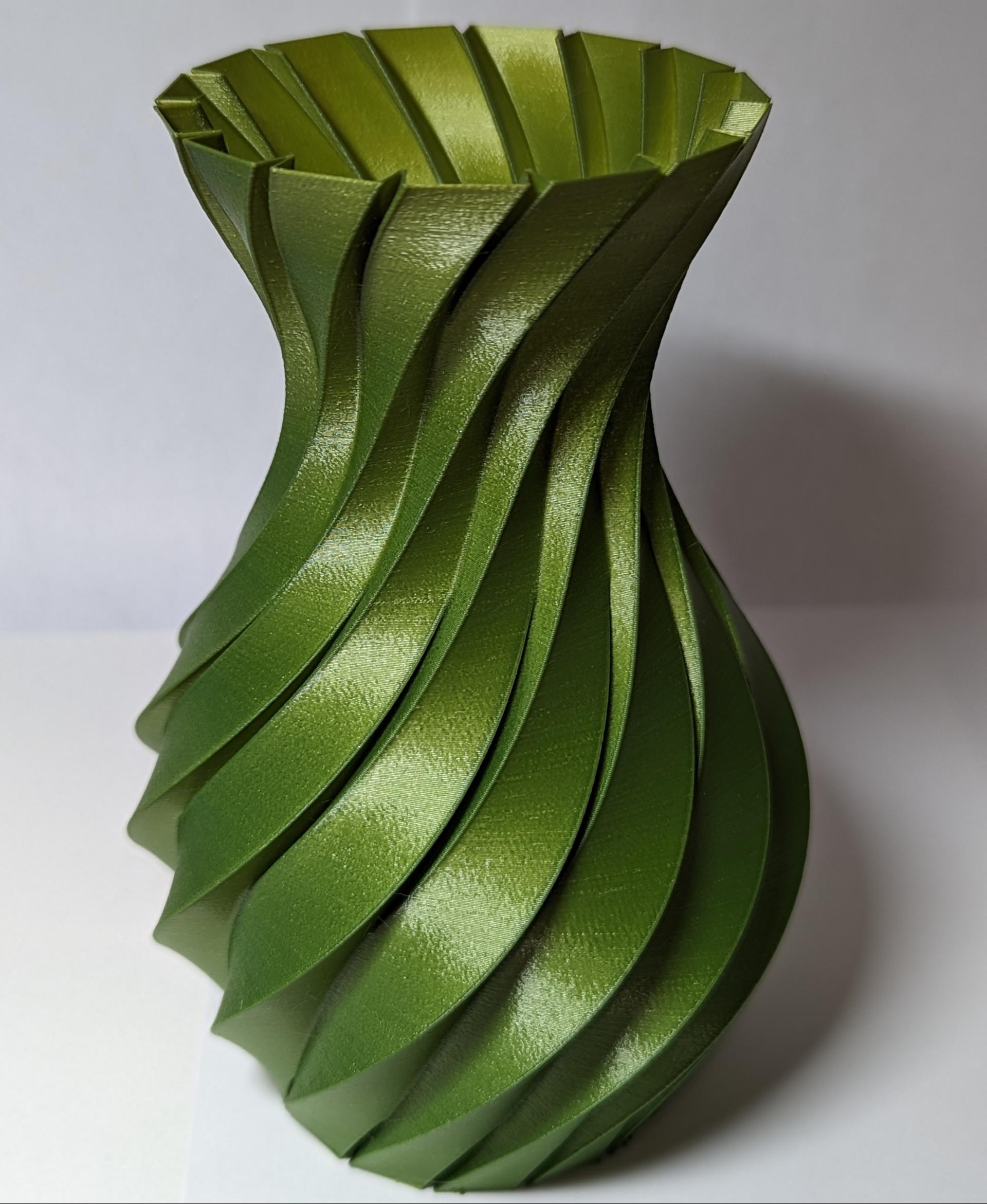 Twisting Pillars Vase - Printed in Eryone Rainbow metal silk. Great model!! - 3d model