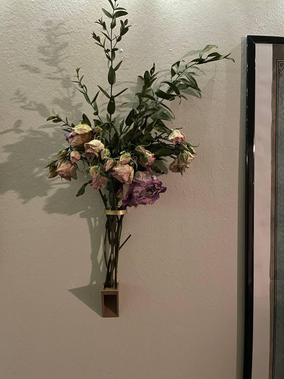 Flower Holder - mounted with 2mm nails 3d model