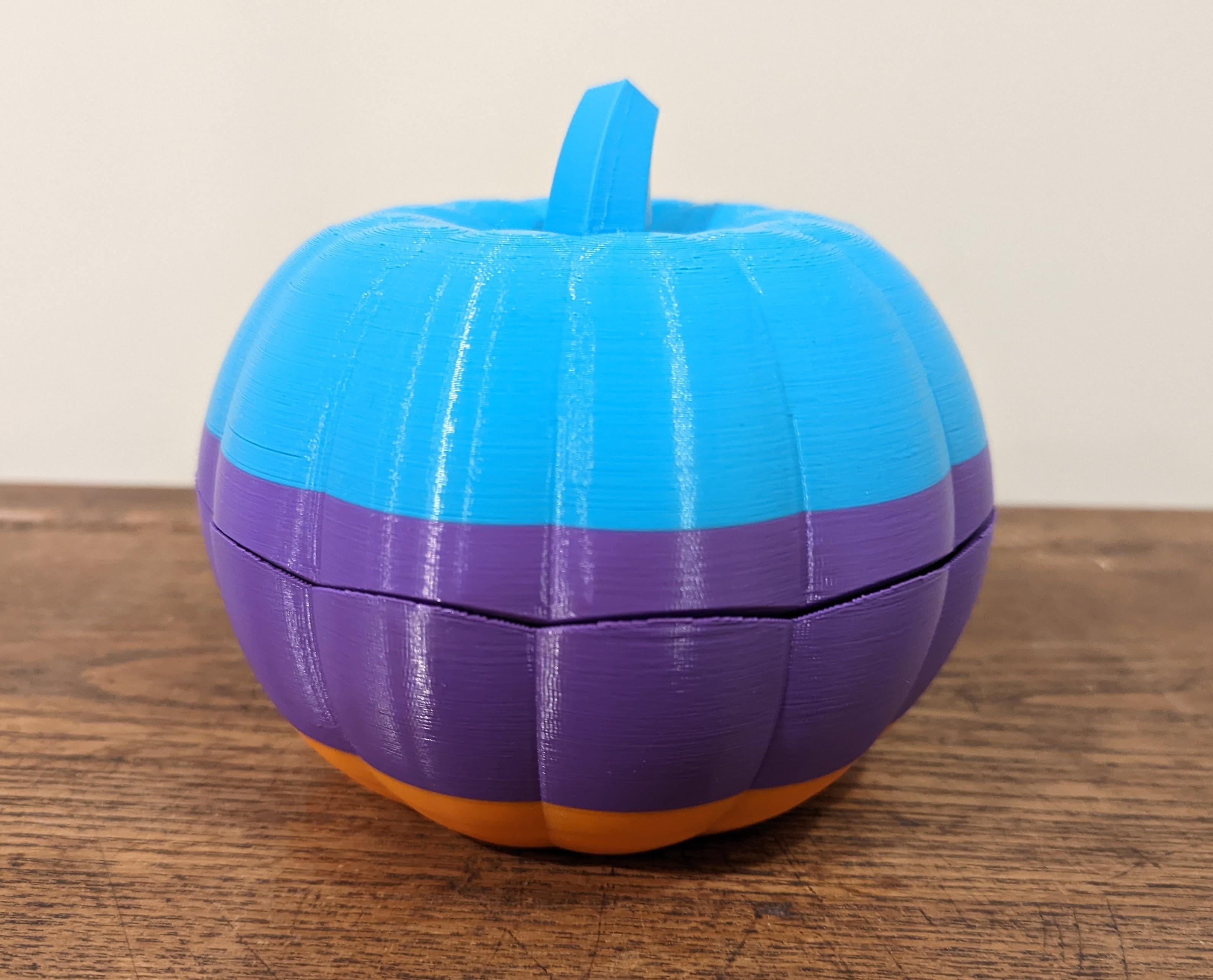 Geared Pumpkin Candy Dispenser - #Overture3D Orange PLA
@Polymaker_3D PolyLite Purple PLA
#AmericanFilament Teal AF PLA - 3d model