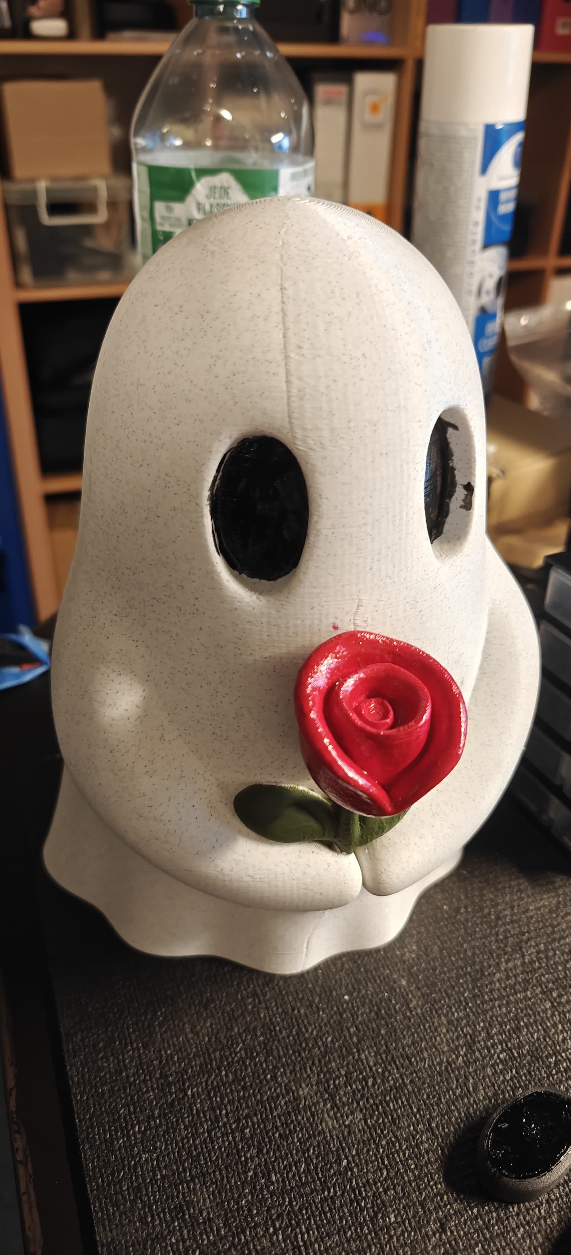 Printed with PETG Marble White at 240mm height. Painted the rose with red nail polish and sprayed the stem with OD Green i had laying around.
Also i inserted a flickering LED light from the bottom for a little lighting through the lightning infill.
Love the model! mother-in-law is happy!