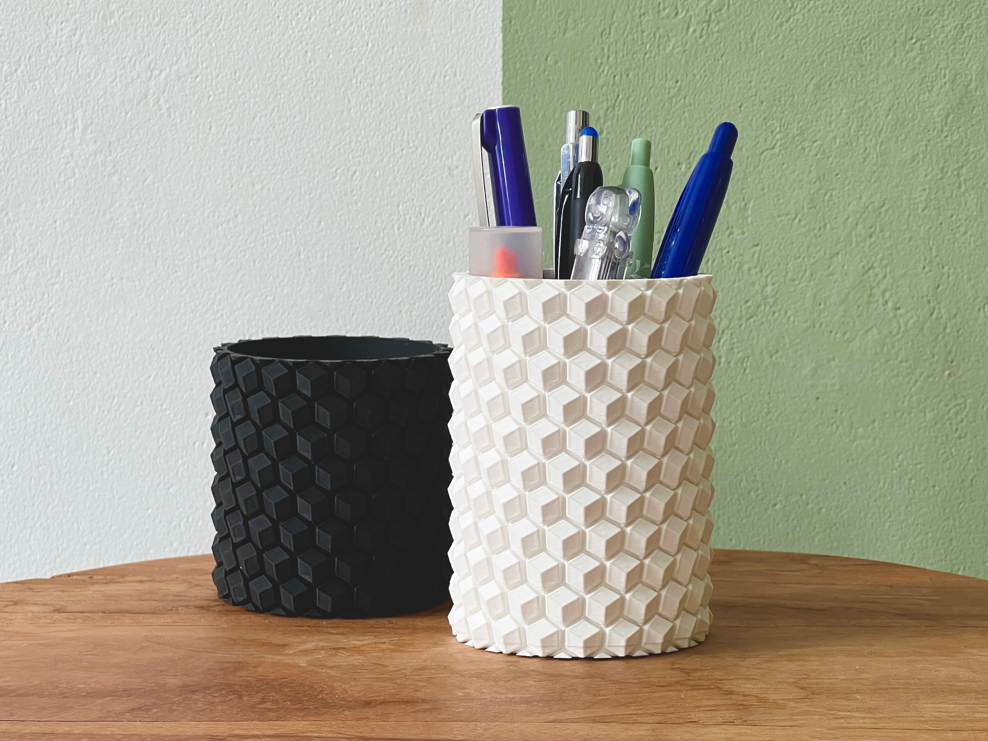 Pencil holder with HoneyComb 3d model