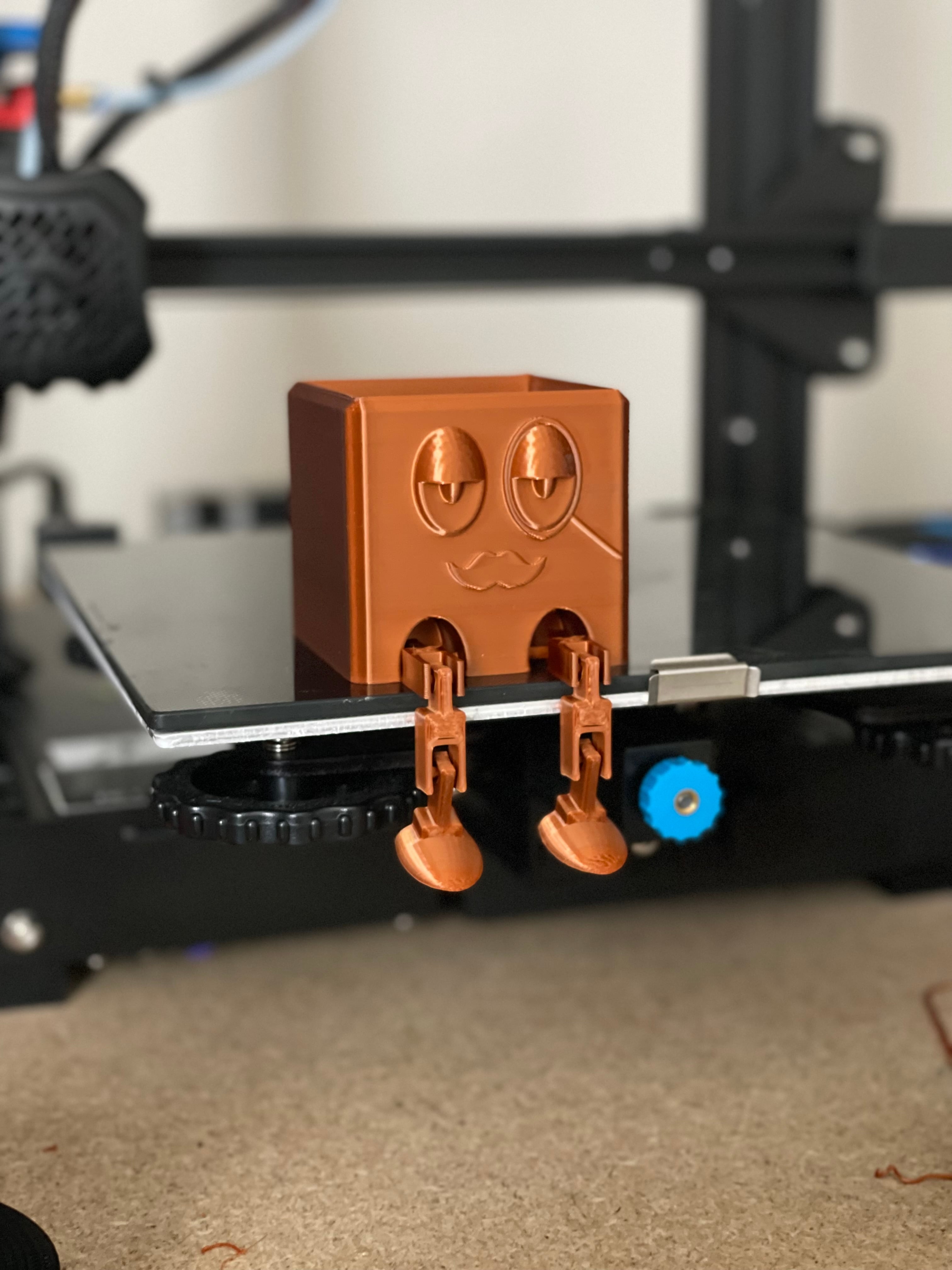Articulated Chill Buddy Organizer (Fancy) 3d model