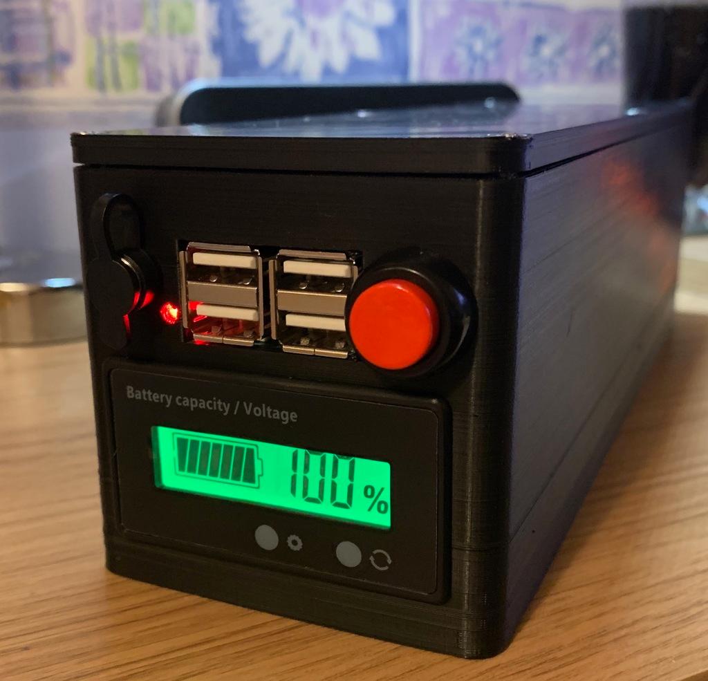 24 Cell 18650 DIY USB Powerbank 3d model