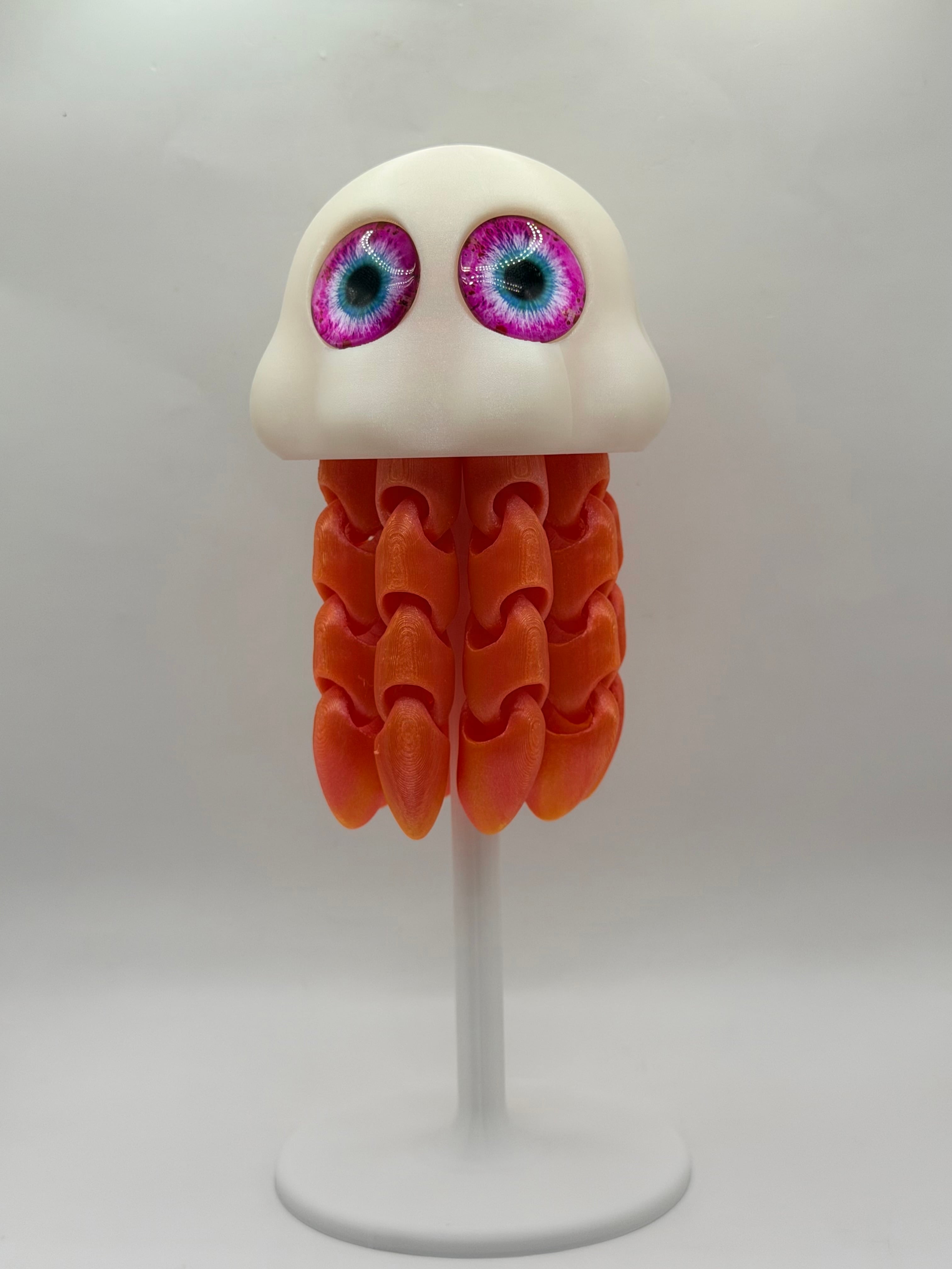 I’m just a jellyfish!! 🪼 Printed in Polymaker Celestial White and Voxelab HS PLA Chameleon Yellow/Pink..