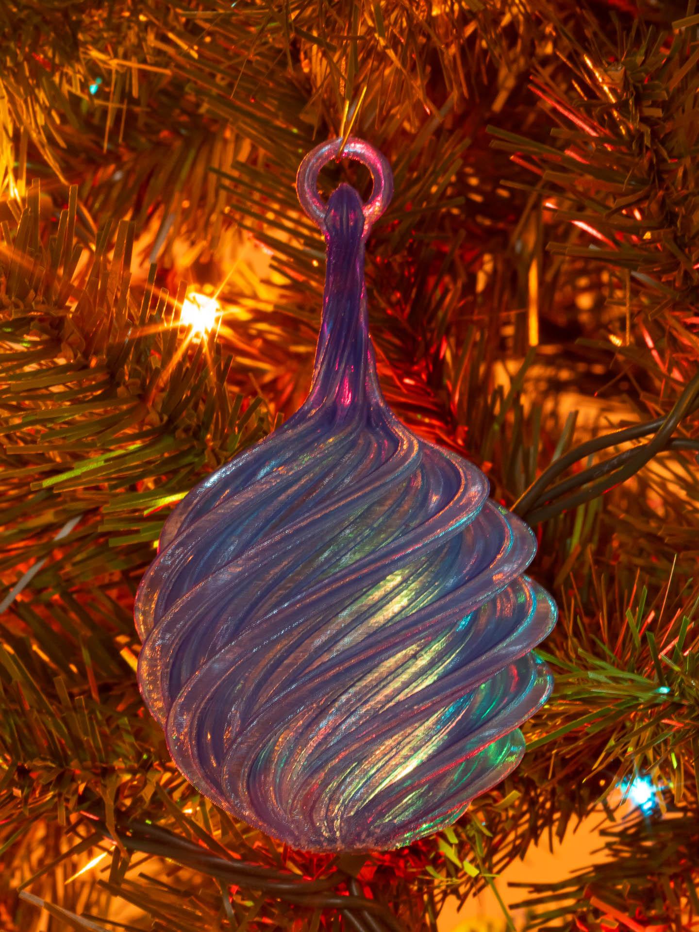 Closed Spiral Christmas Ornament 3d model