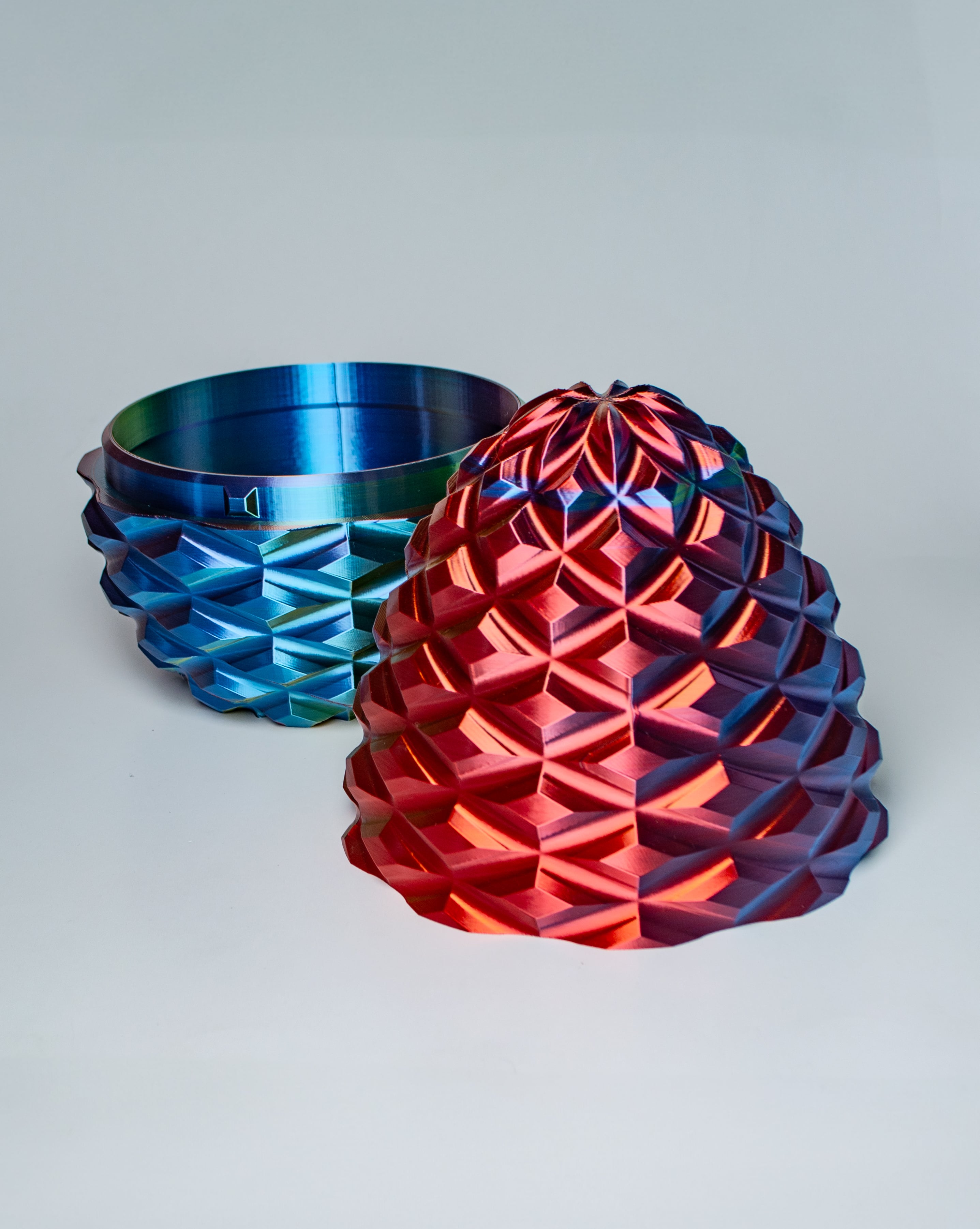 Pinecone Egg - Snap closed 3d model