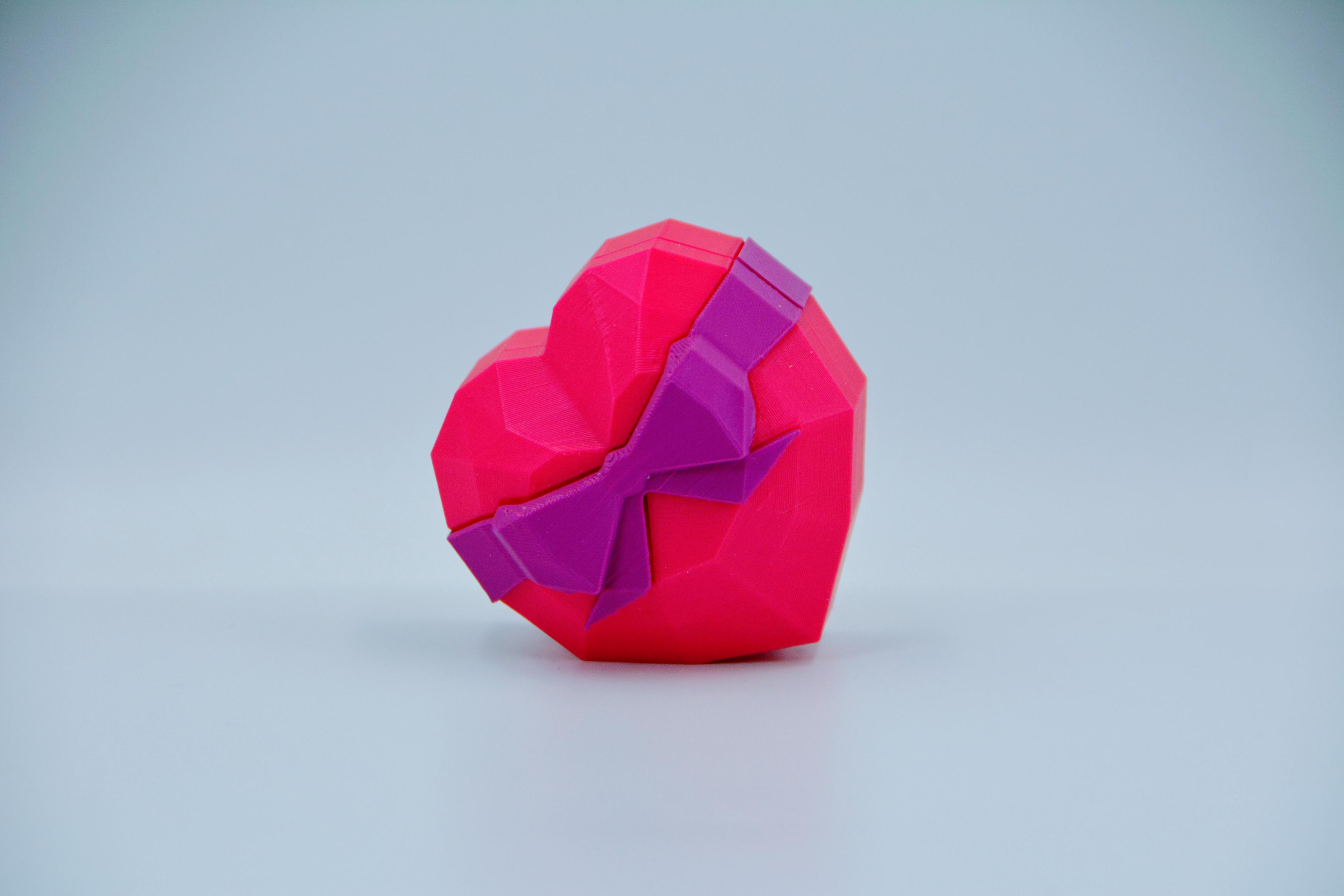 Low Poly Heart-Shaped Ring Box 💗 3d model
