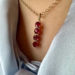 Vertical Pendant for Five Round Brilliant Stones.stl 3d model