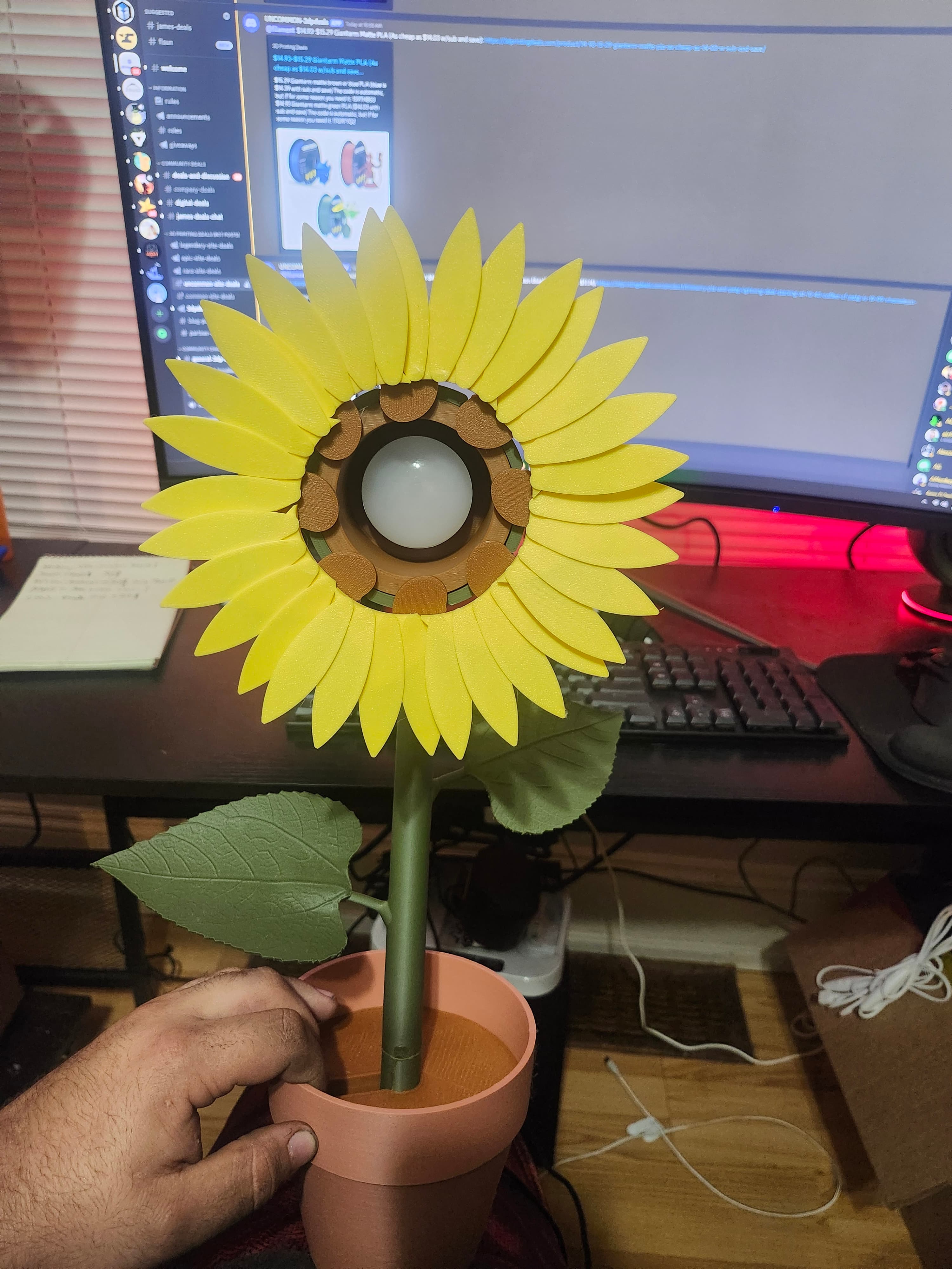 For stem and leafs I used eryone olive
For the petals I used elegoo matte yellow
Pot is giant arm terracotta
And dirt is elegoo matte brown
I used the source links for the wired and bulb and they fit and worked great.