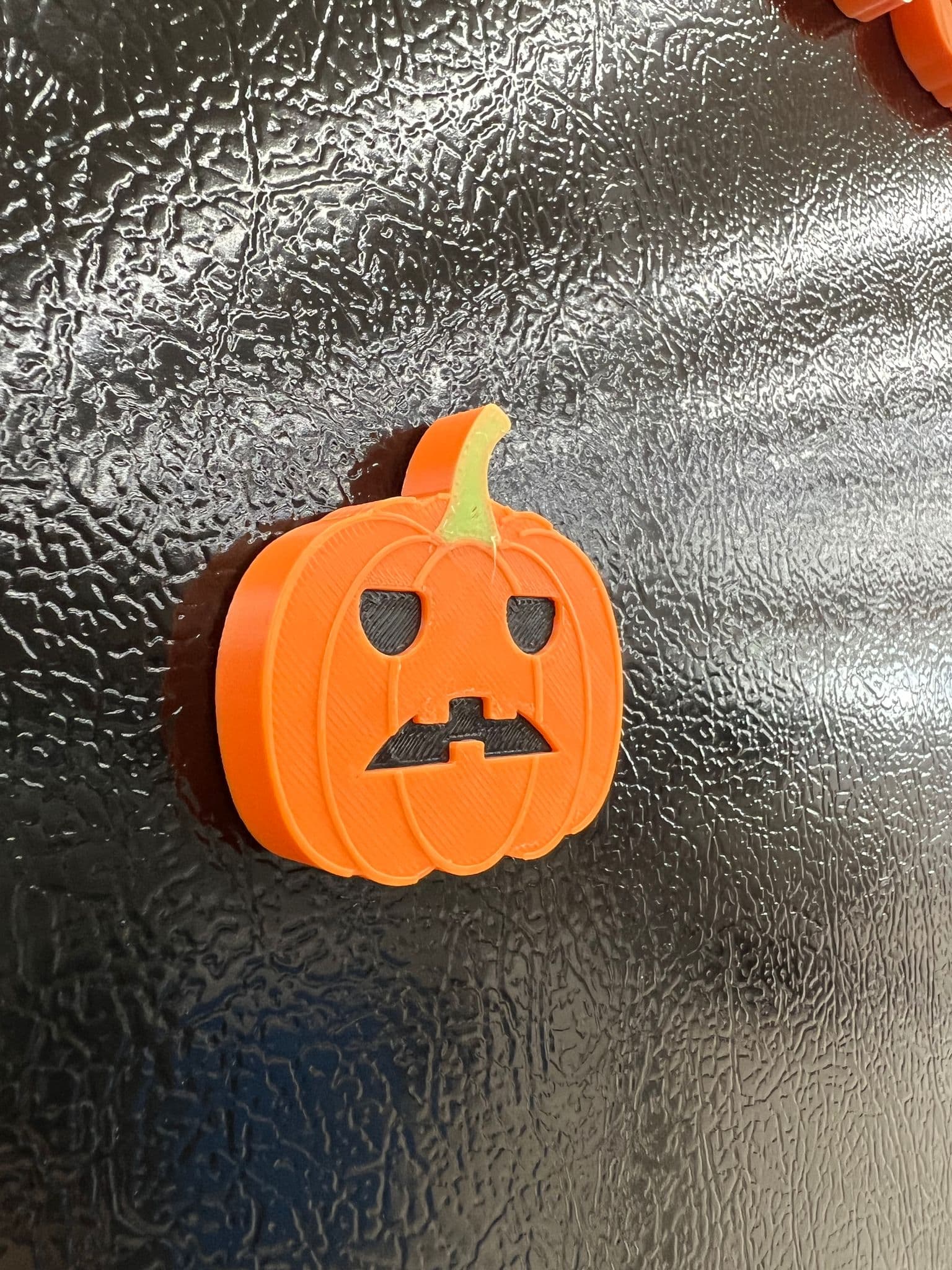 Spooky fridge magnets - Sad blocky - Print in place 3d model