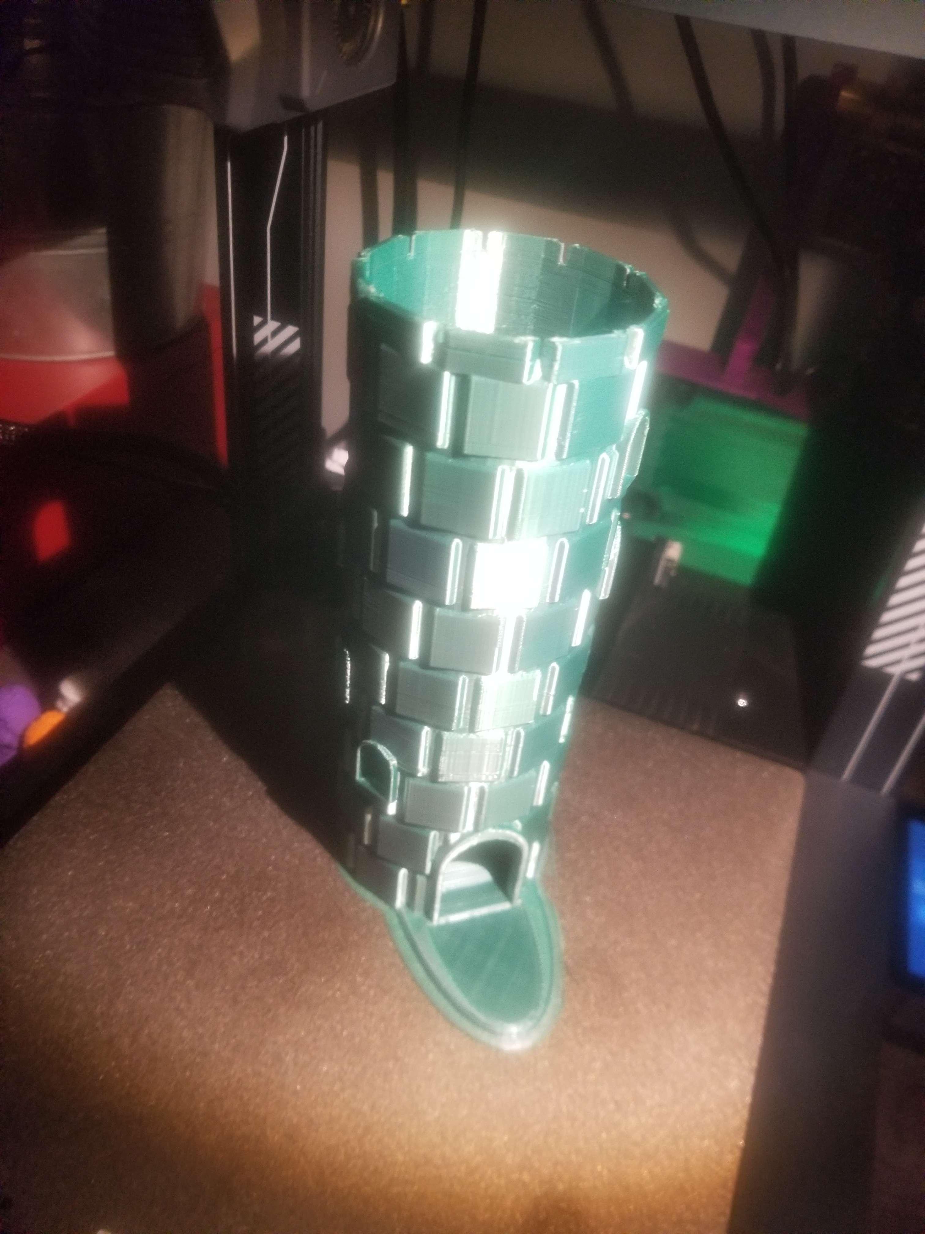 FHW: The Jazer dice tower of terror v1.1 now with windows - polymaker Jadeite (Silk Green / Silk Chrome) - 3d model