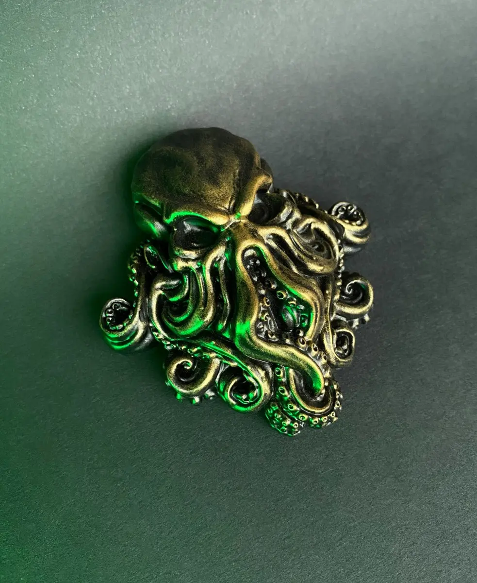 Printed hollow at 50% scale on Elegoo Mars 3 Pro using 35 µm layers and Sunlu ABS-like resin. Primed with The Army Painter black primer and drybrushed with "Greedy Gold". Great design!