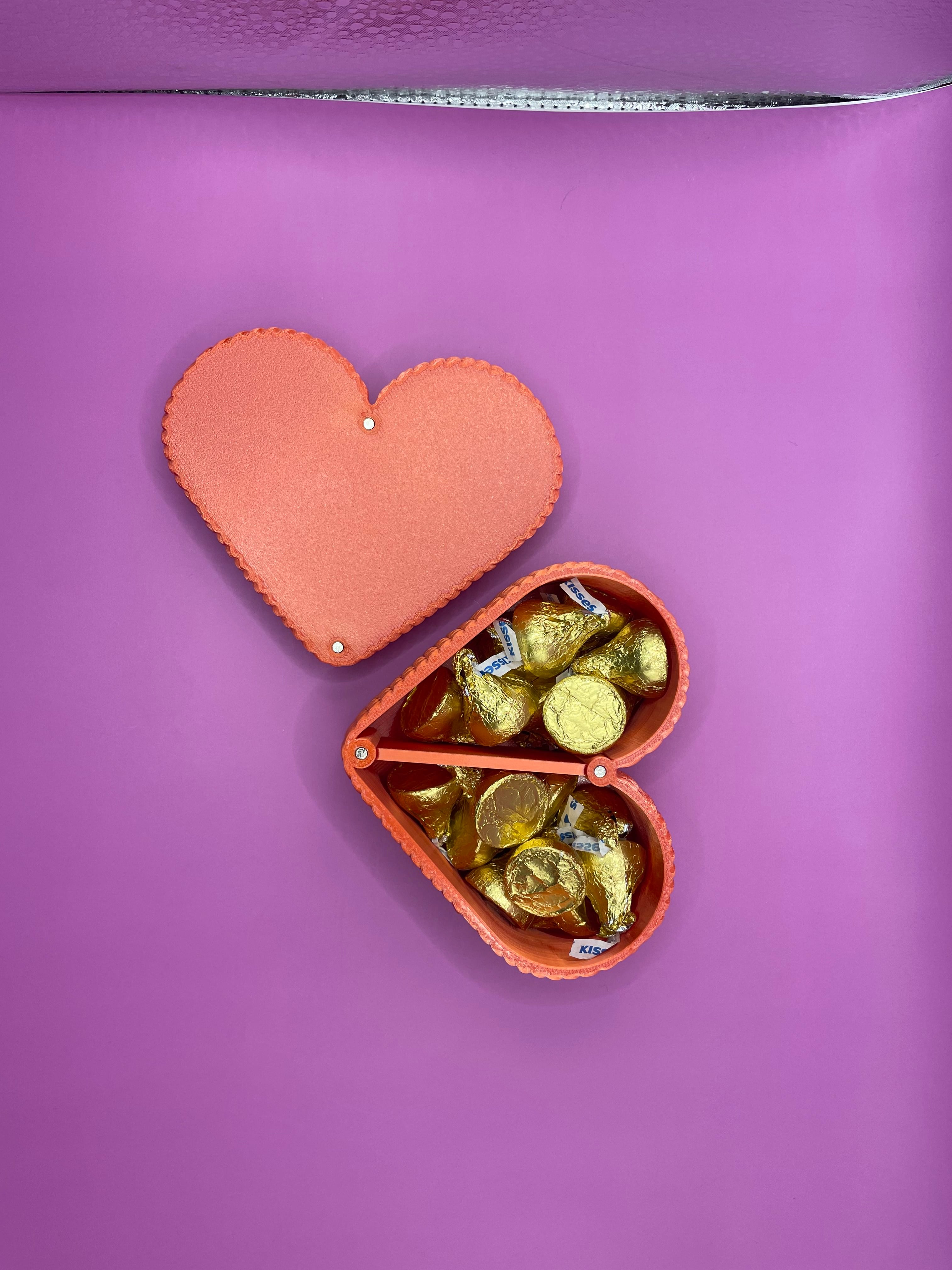 Knitted Heart Gift Box With Magnetic Lid 3d model