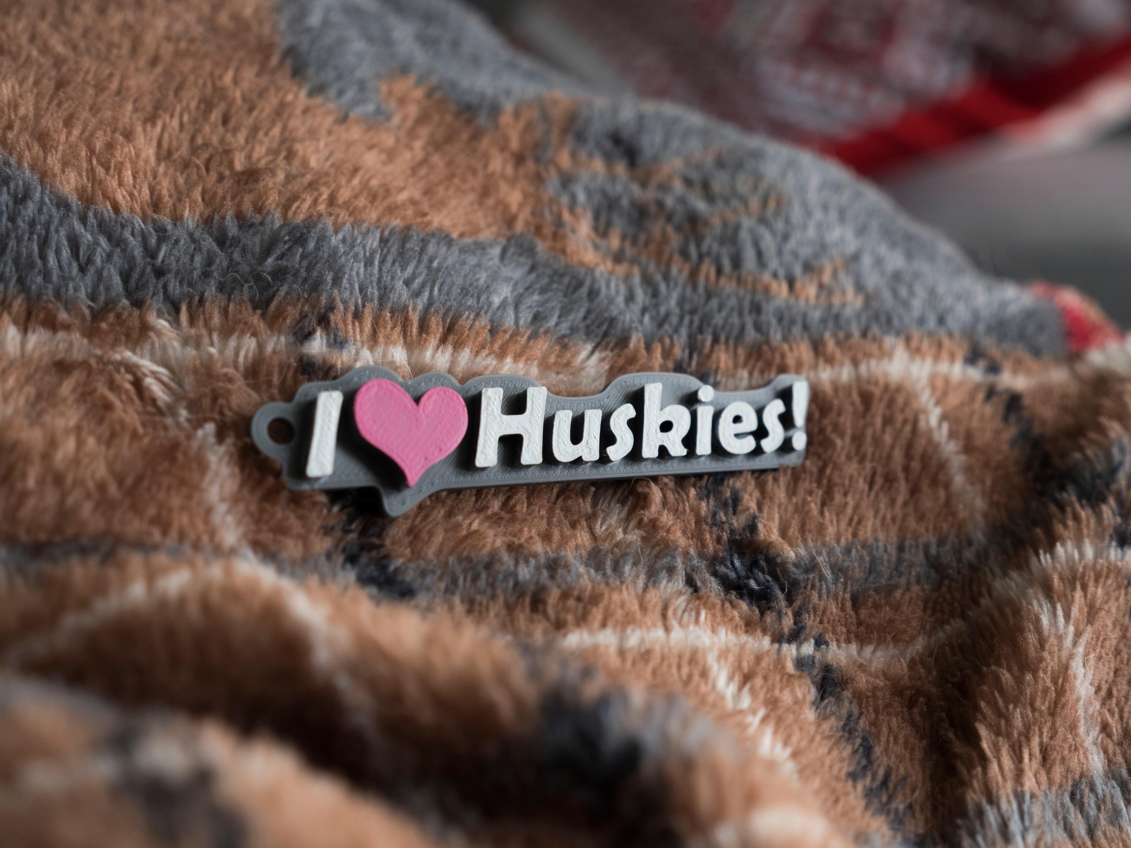 I love Huskies Keychain 3d model
