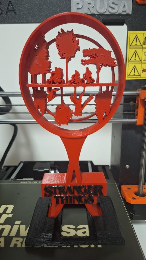While printing this model, I found that it was very unstable and would easily tip over, so I modeled a base that is printed from TPU.
The model can be downloaded here - https://www.printables.com/model/1508996-podstavec-pod-drzak-sluchatek-z-tpu-tpu-headphone