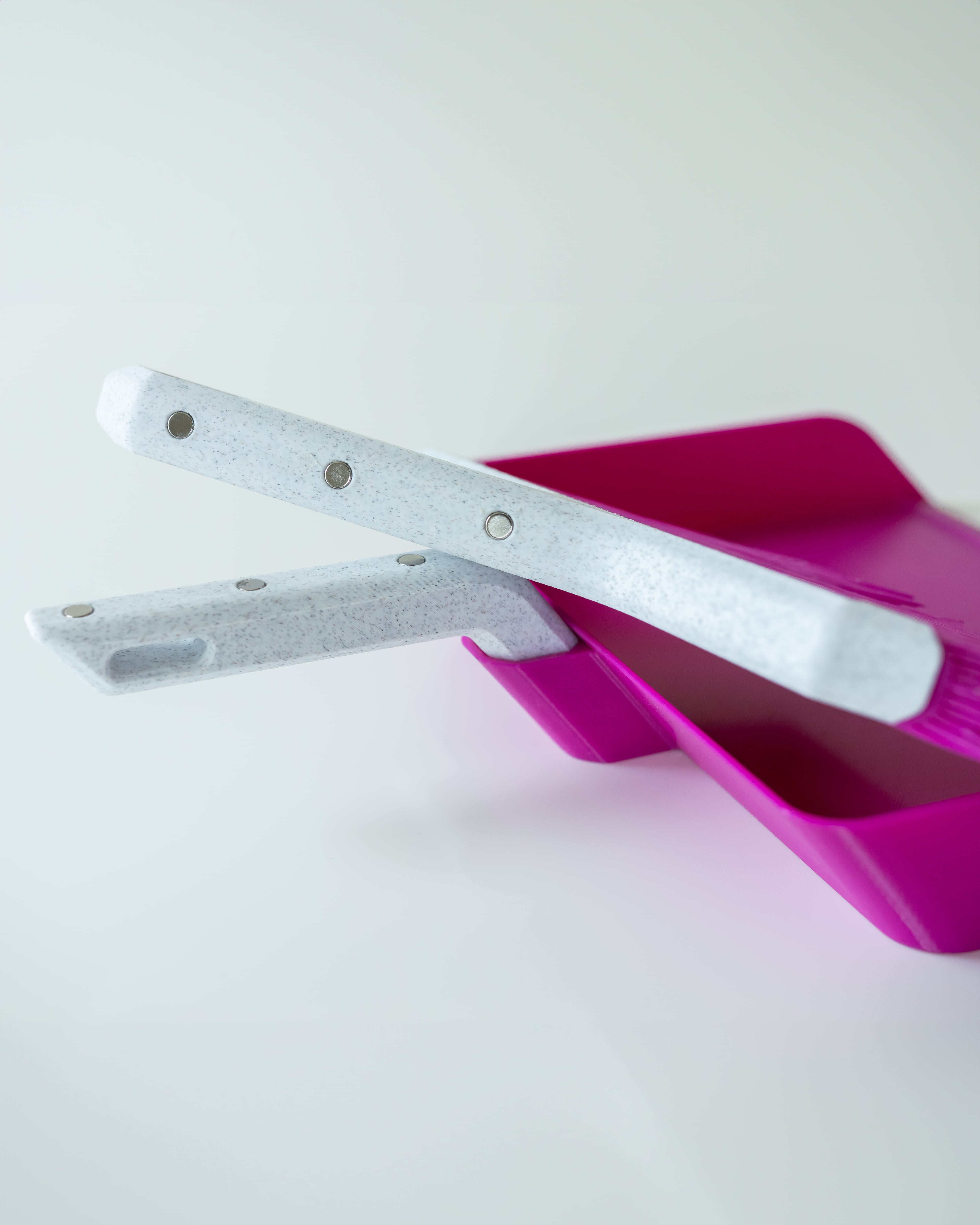 Large Brush & Dust Pan 3d model