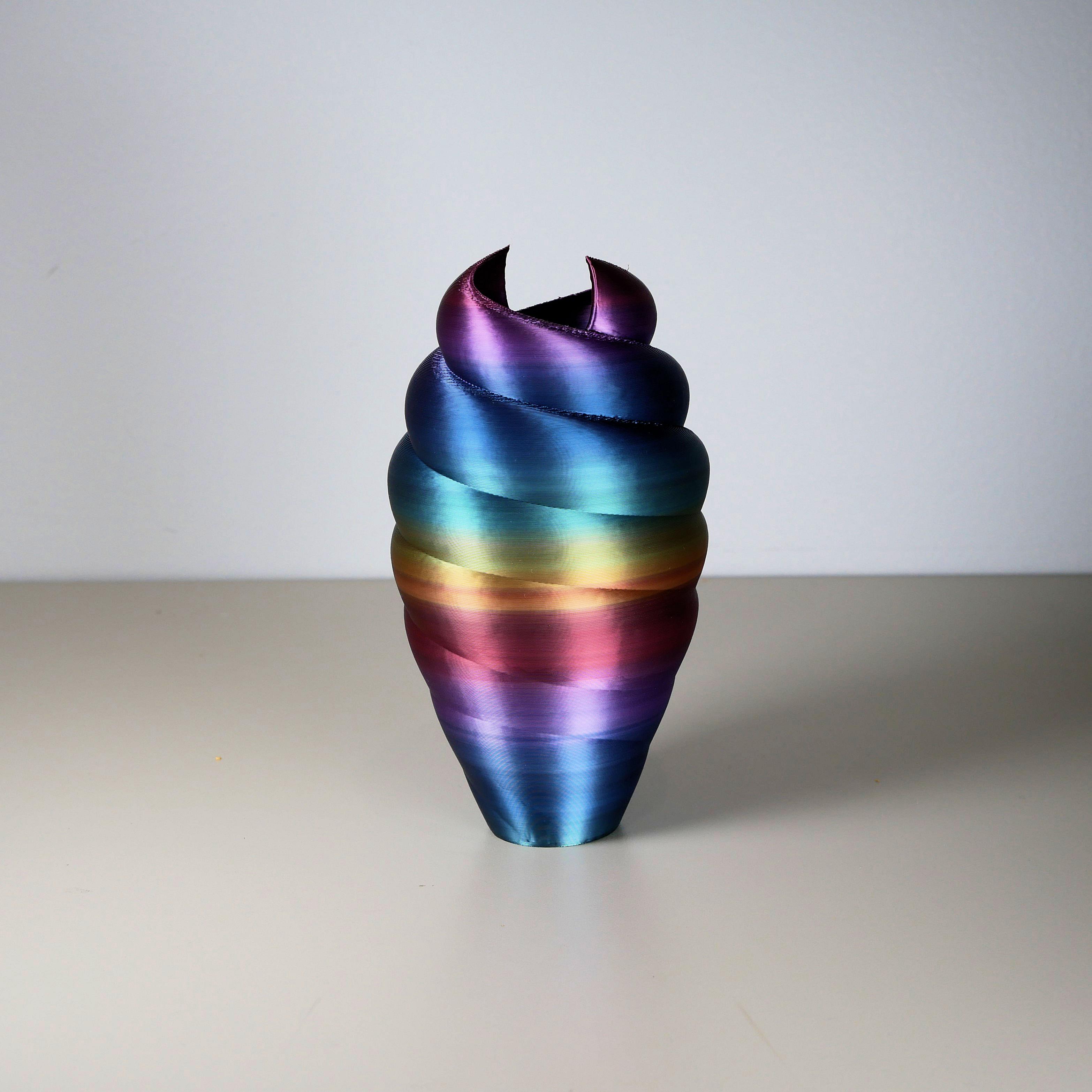 Whirly Vase 3d model
