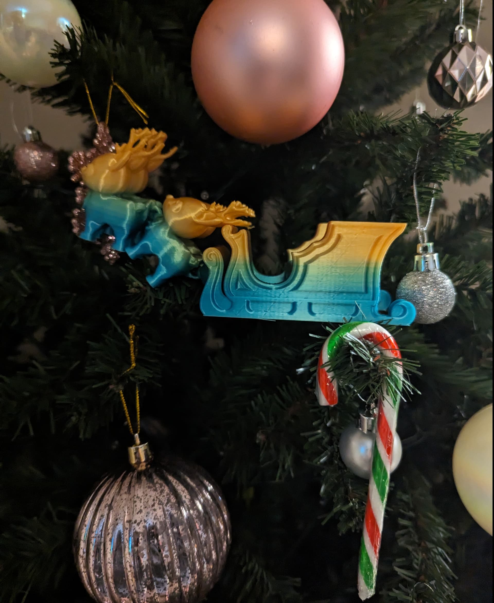 Happy Lil Reindeer & Sleigh 3d model