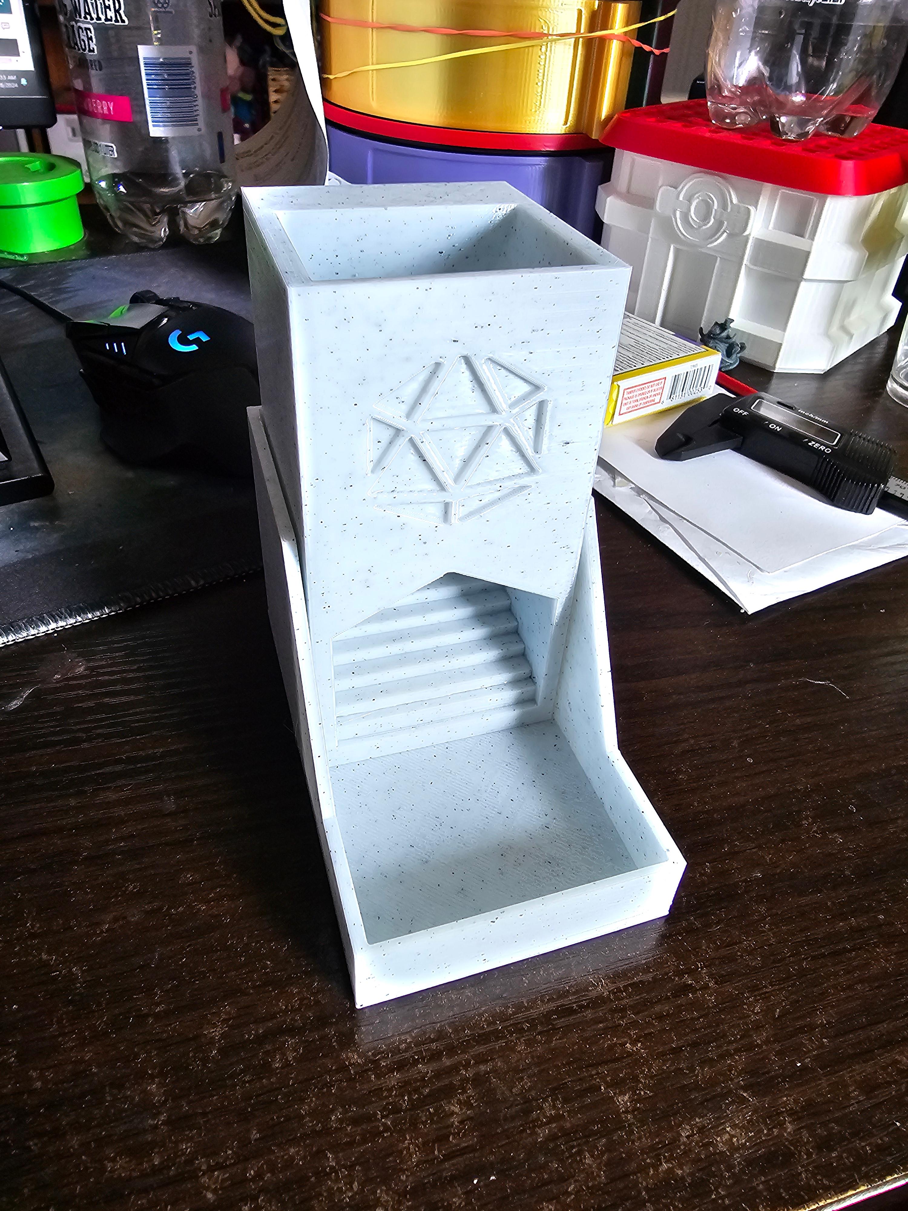 Simple Dice Tower with Cover Tray 3d model