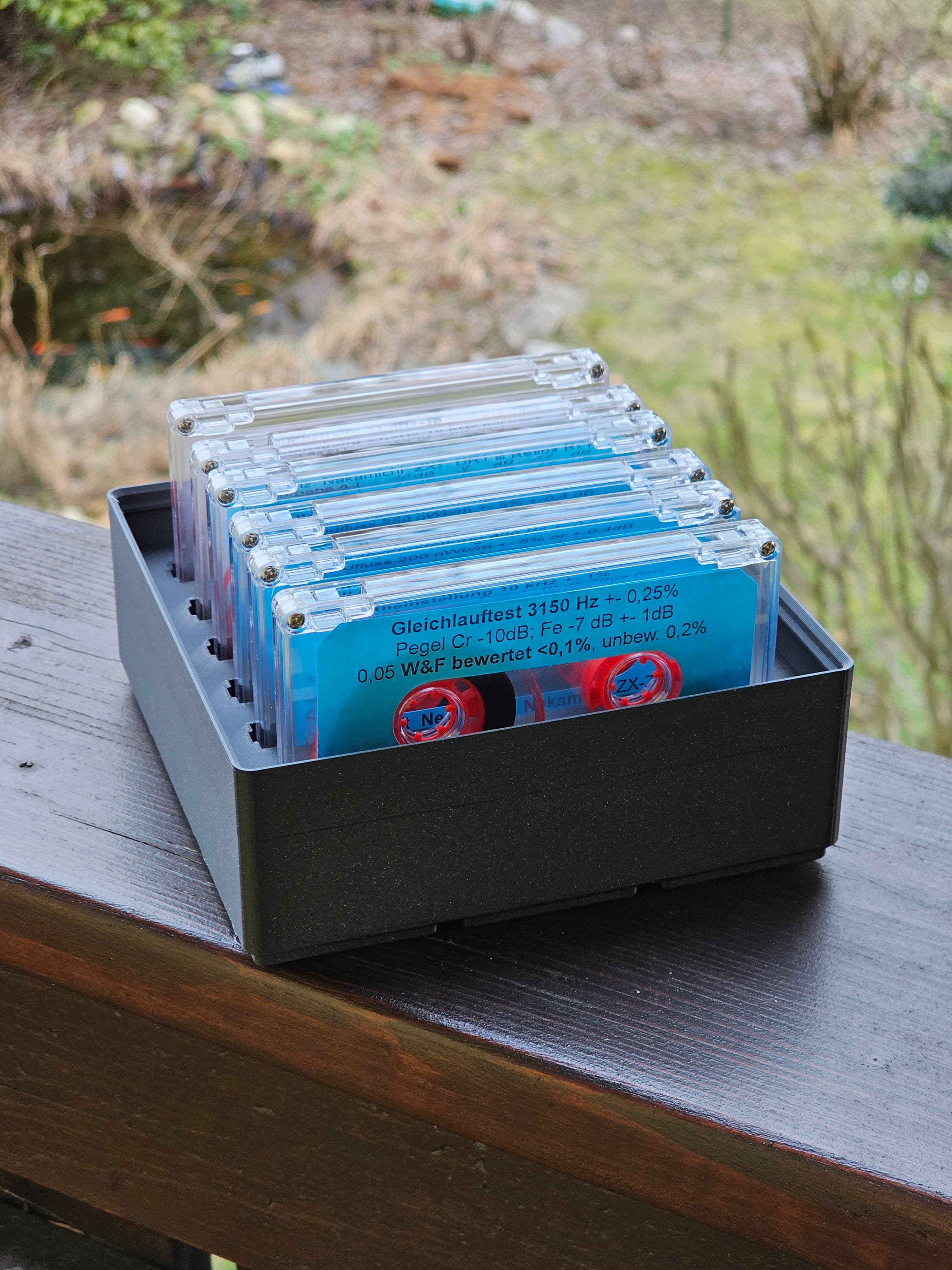 6 Cassette Holder Gridfinity 3x3 (For Loose Cassettes) 3d model