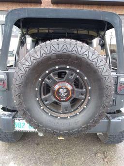 Jeep hulk hubcap