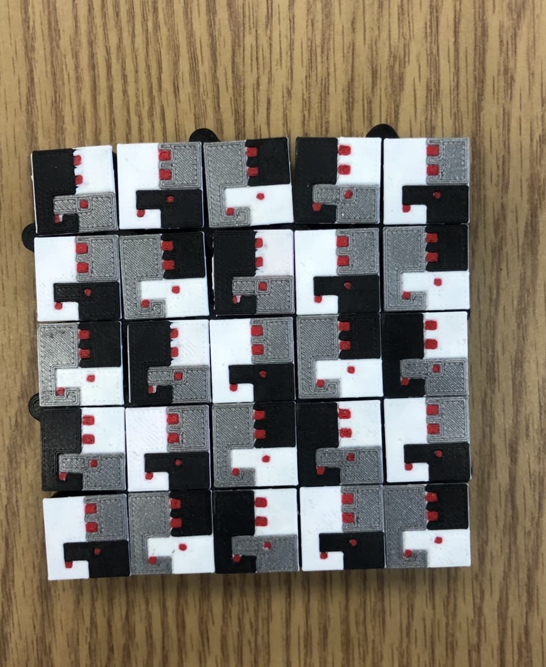 Multipass Multicolor print of a snake tessellation