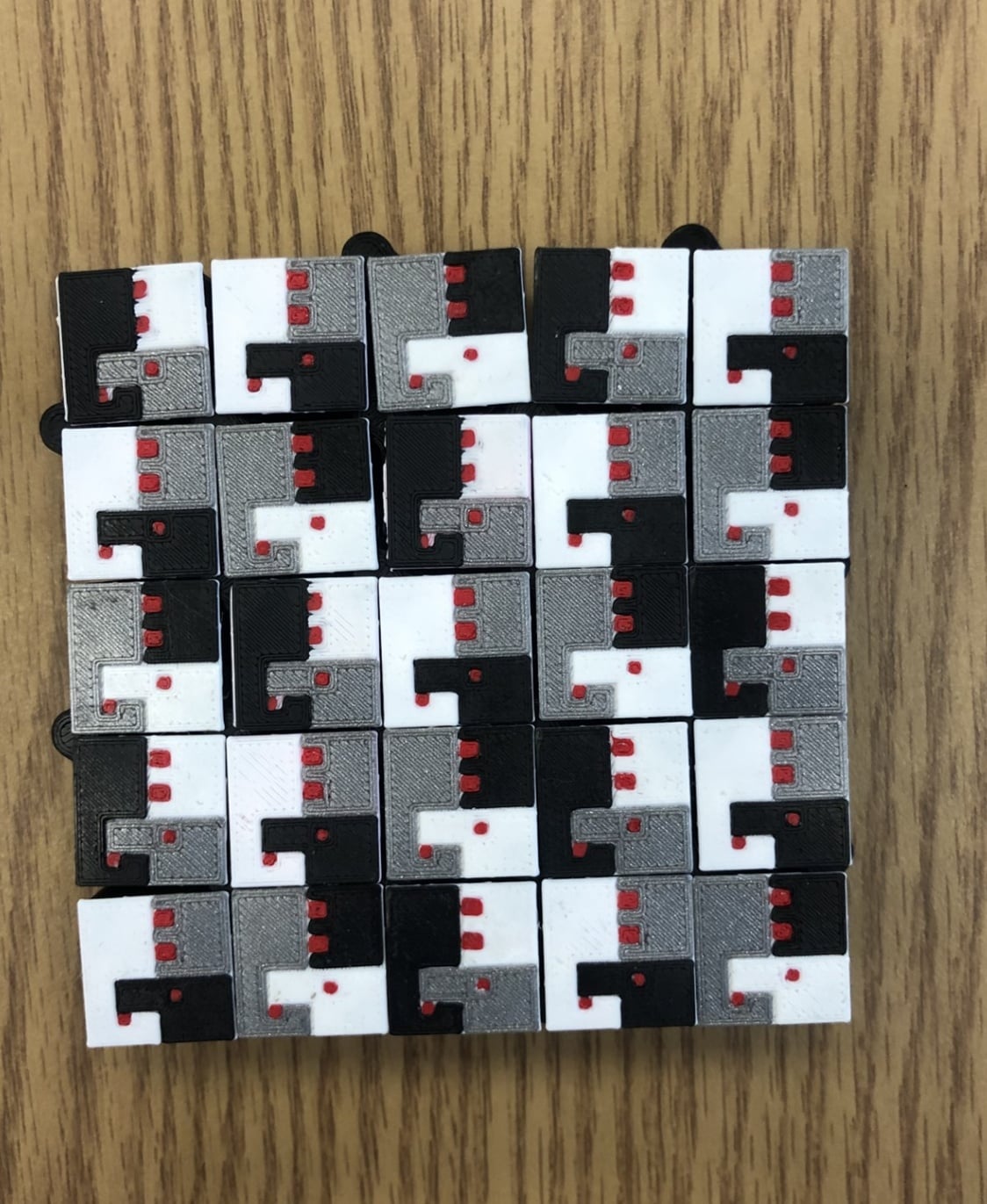 Multipass Multicolor print of a snake tessellation