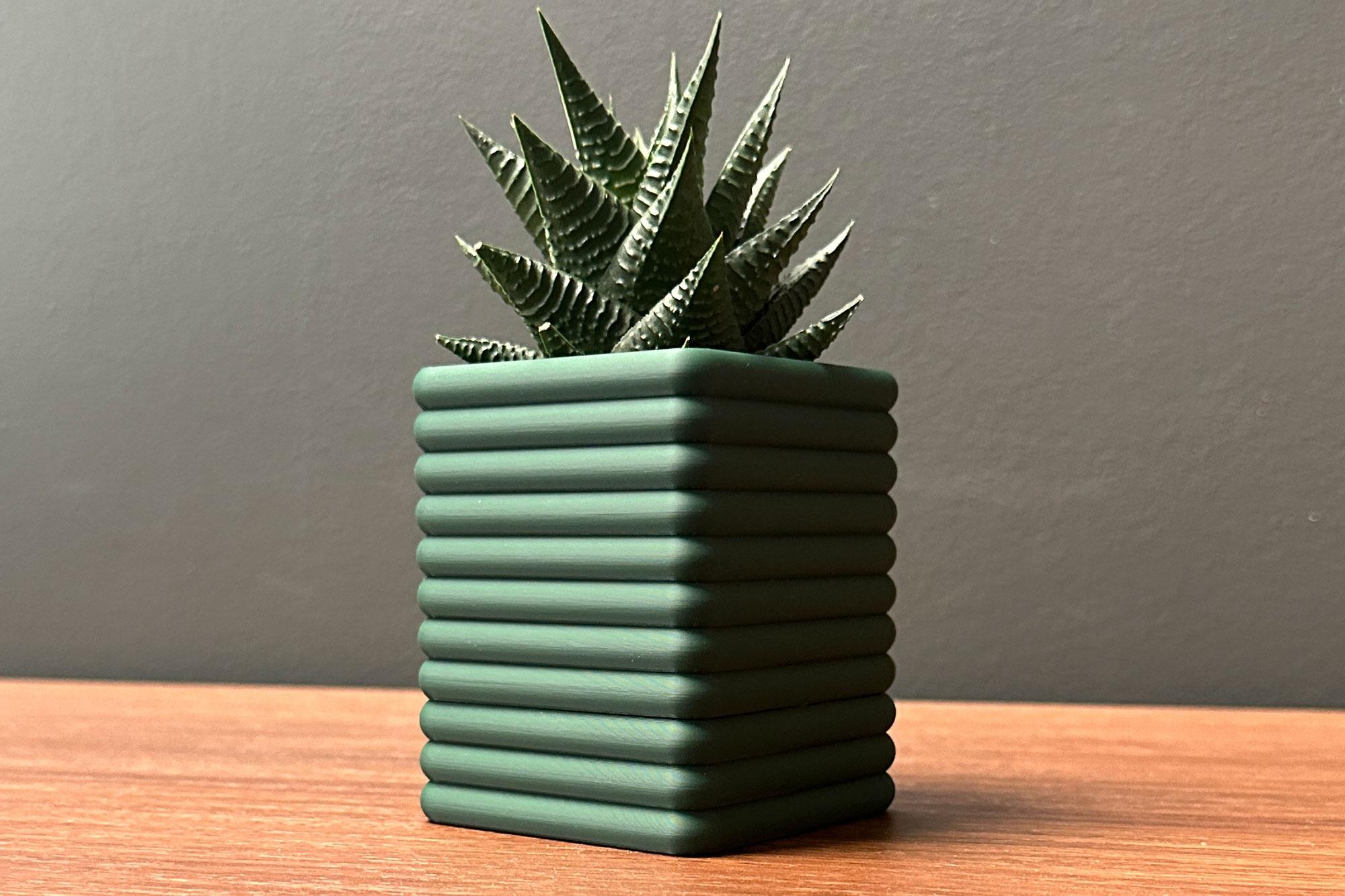 Magnetic Drip Tray Planter - Square Poppy 3d model