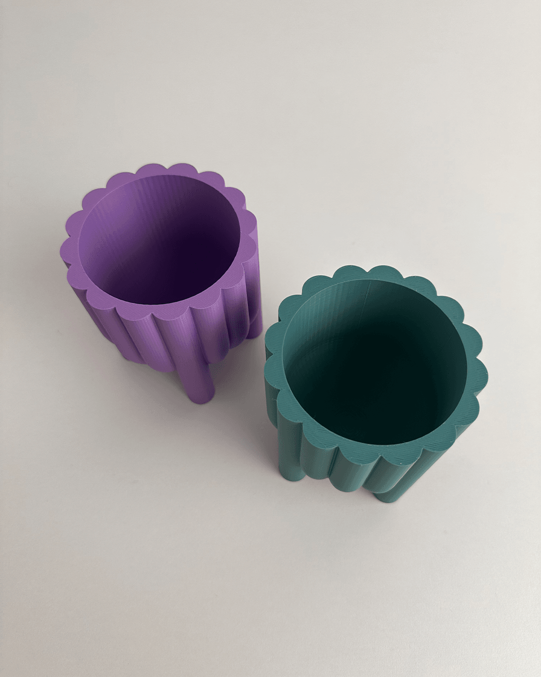 Ripple Legs Pen Holder 3d model
