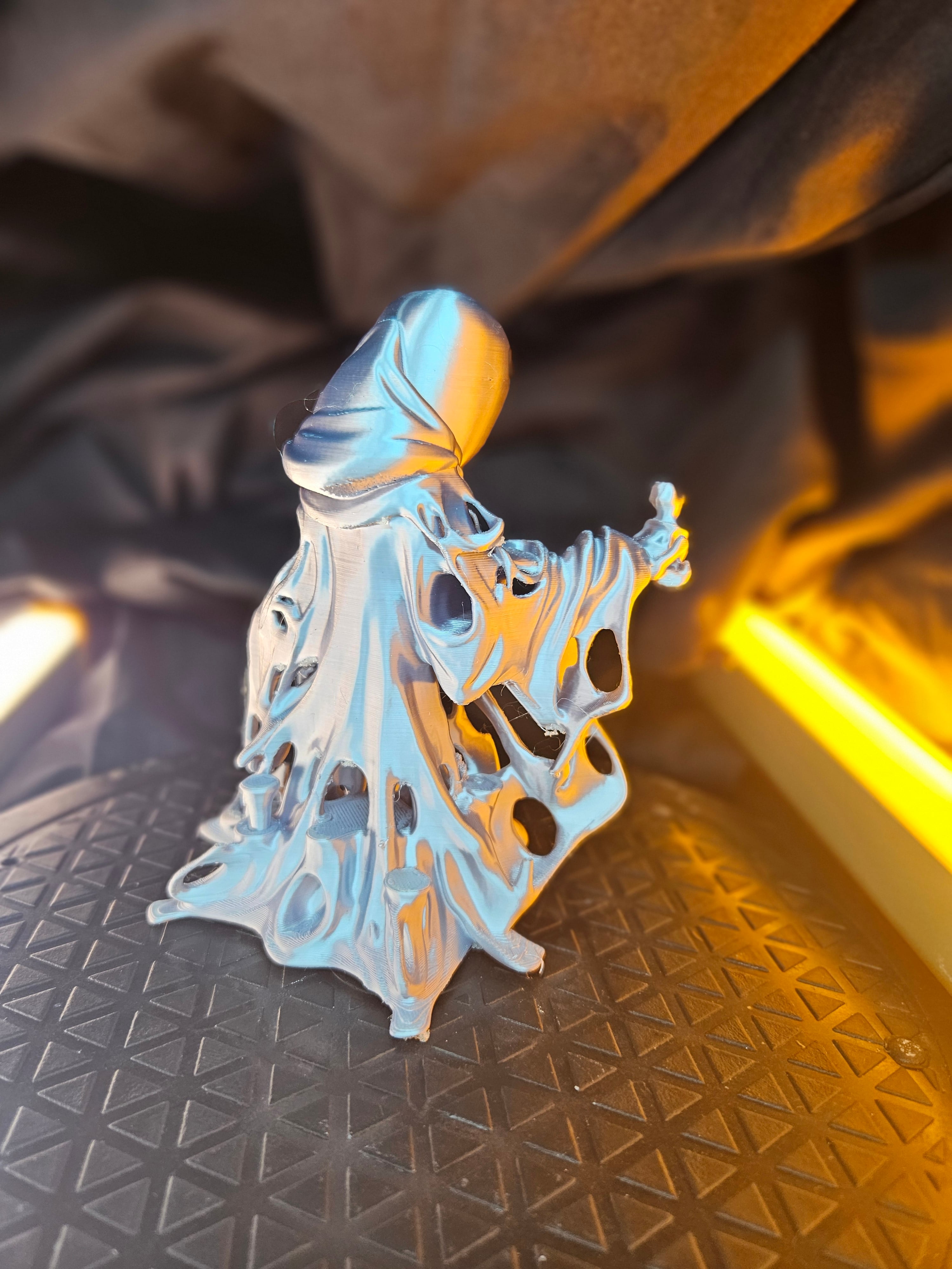 Emberdrip the Meltwalker - Printed on a Bambu Labs X2D in Silver Silk PLA+ - 3d model
