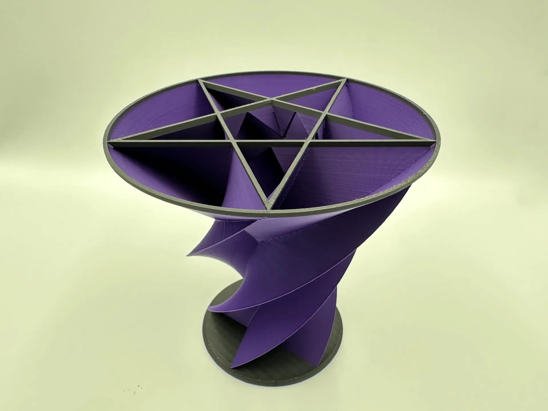 Twisted Pentacle Vase 3d model