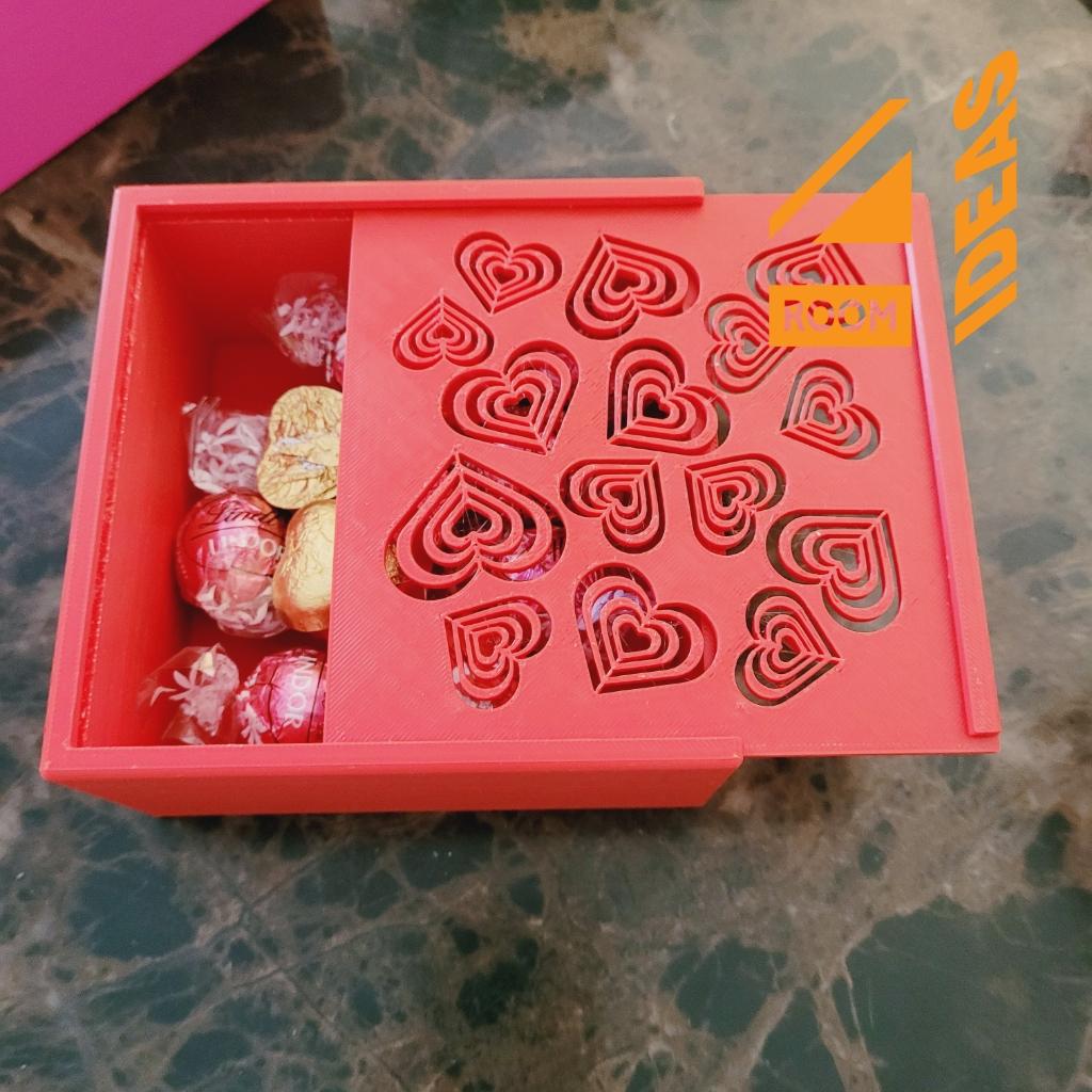 Box with sliding heart lid - square 3d model