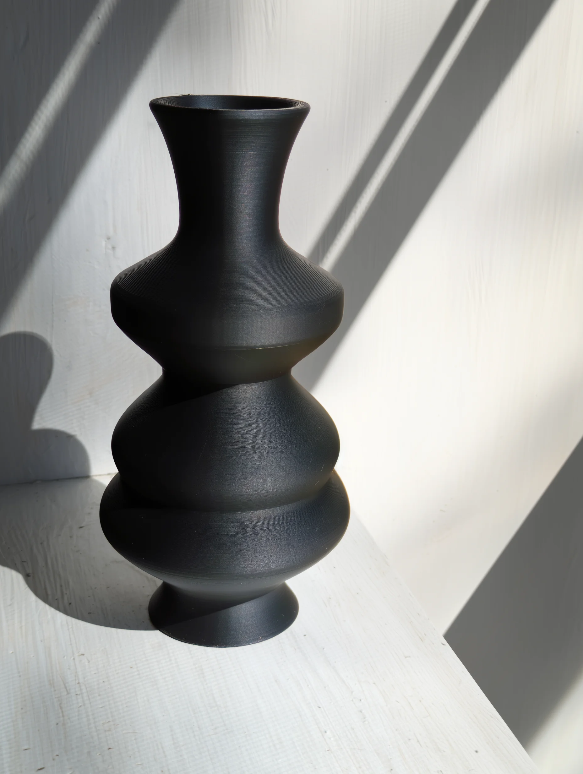 Umbra Vase - Sleek Modern Vase 3d model