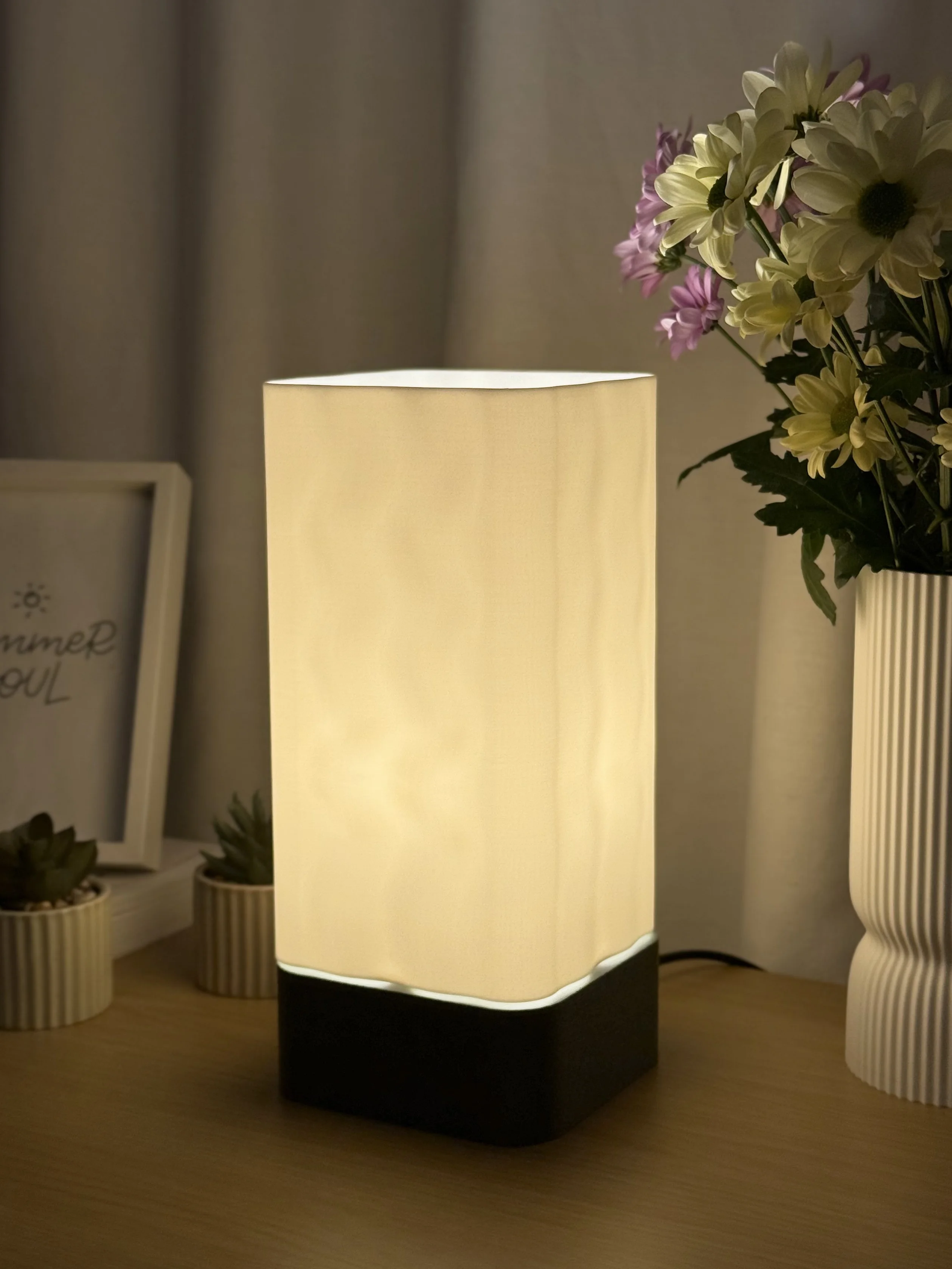 Small Table/Bedside Lamp - Zephyr 3d model