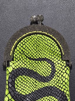 XS round kiss lock clutch for cards/ID/folded bills 3d model