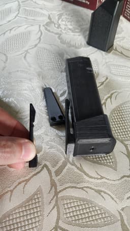 GLOCK PLUS 4 MAGAZINE EXTENSION AND INSERT WITH CLIP 3d model