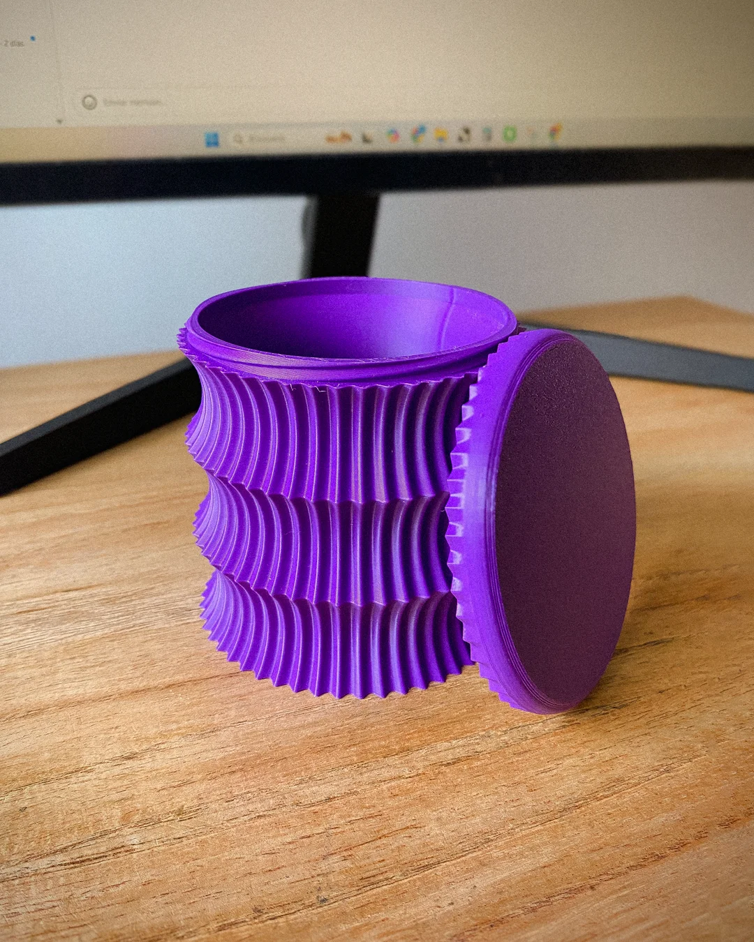 Flic Desk Organizer - Support-free Desk Organizer - Parametric Desk Organizer 3d model