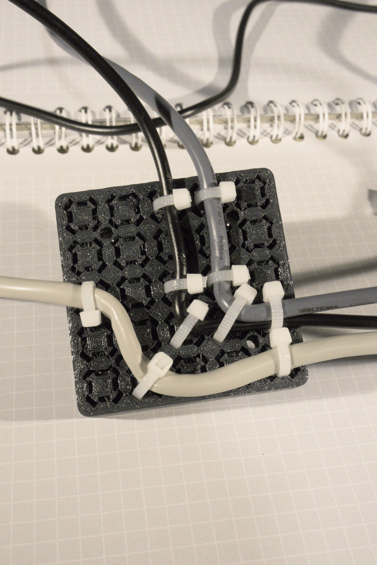 ziptie-matrix.stl 3d model
